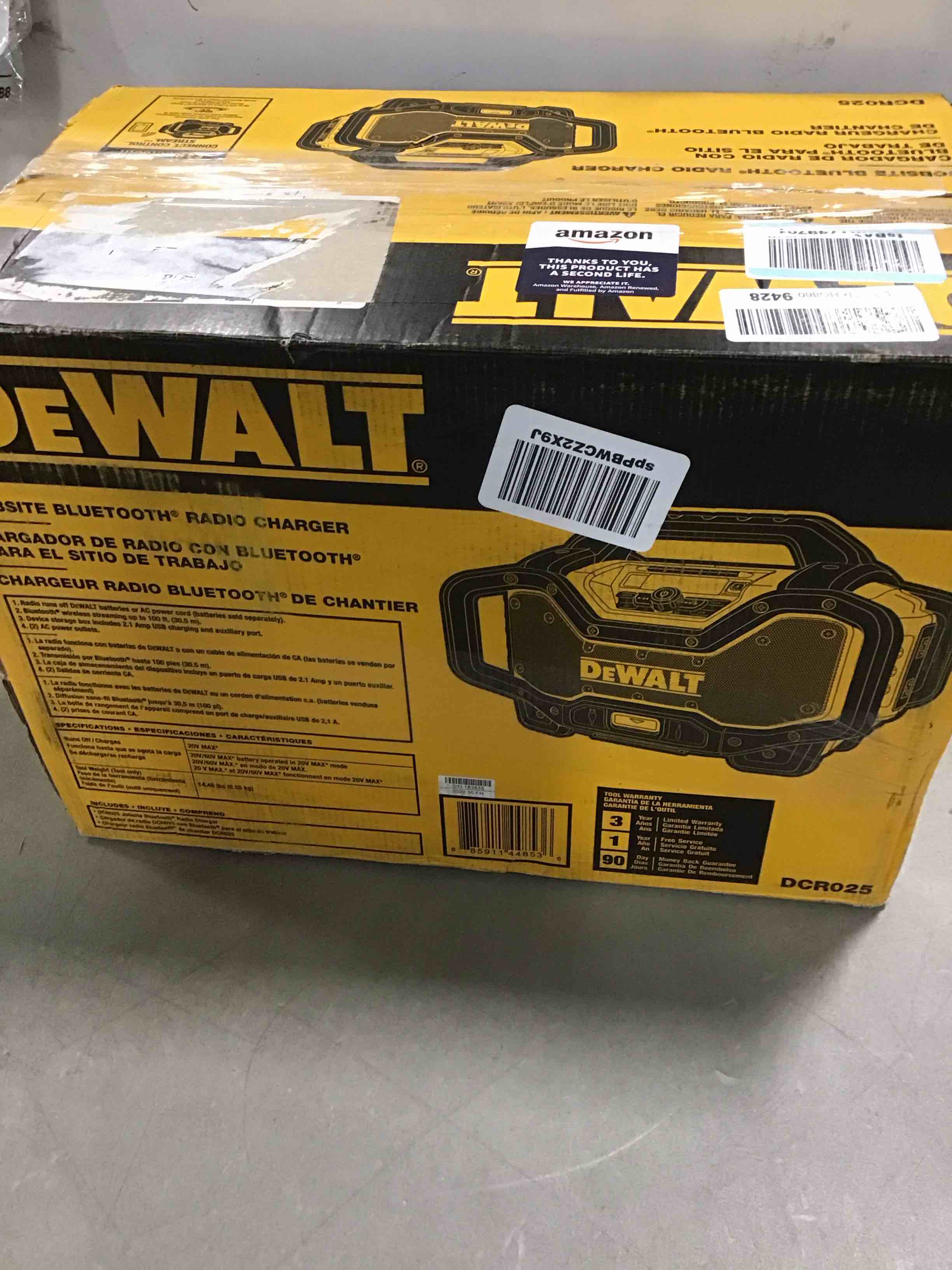 https://s3.amazonaws.com/lotting-images-prod/bidfta/RED5813796_1703609357050.jpeg
