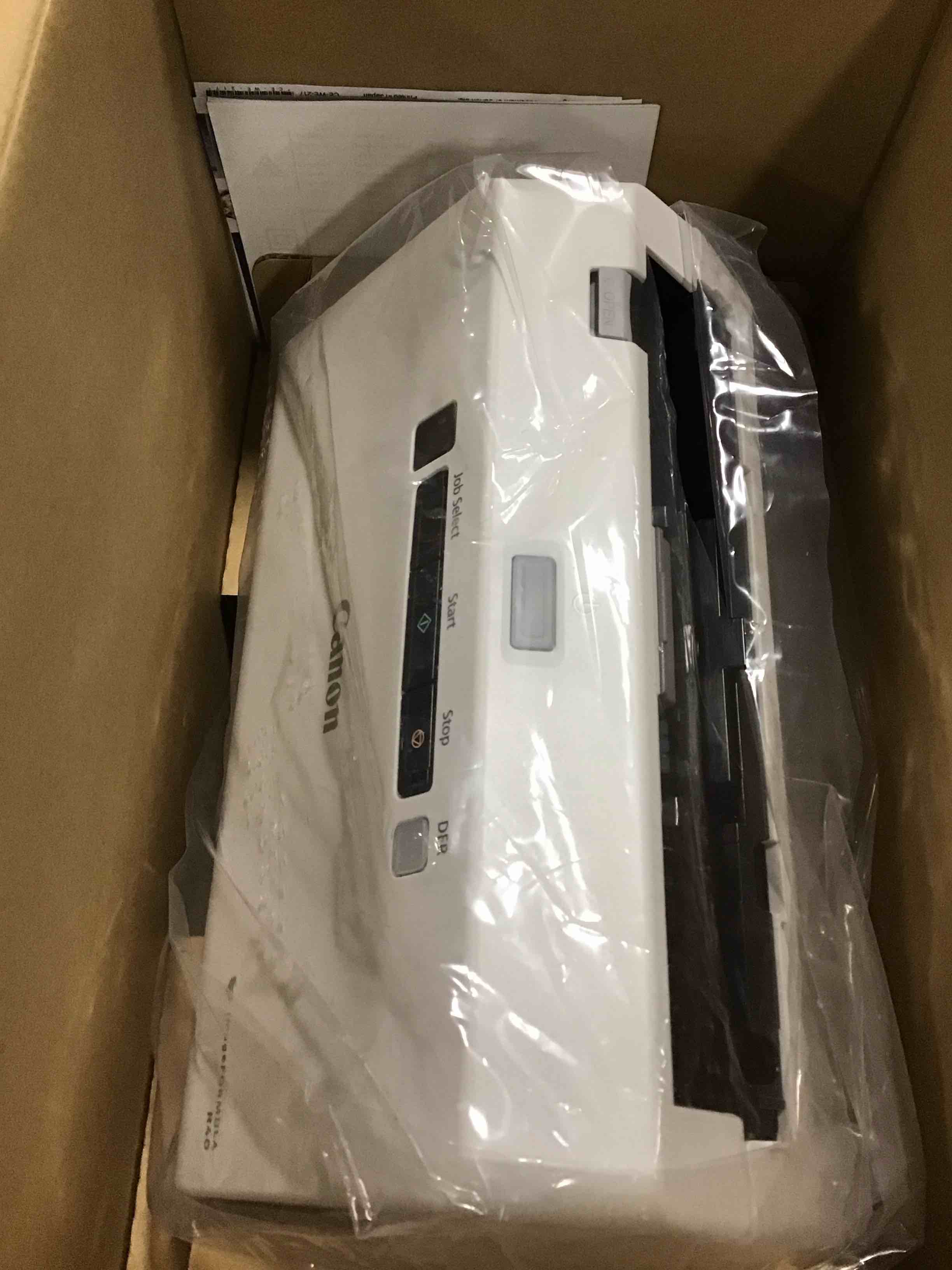 https://s3.amazonaws.com/lotting-images-prod/bidfta/RED5813798_1703609537272.jpeg