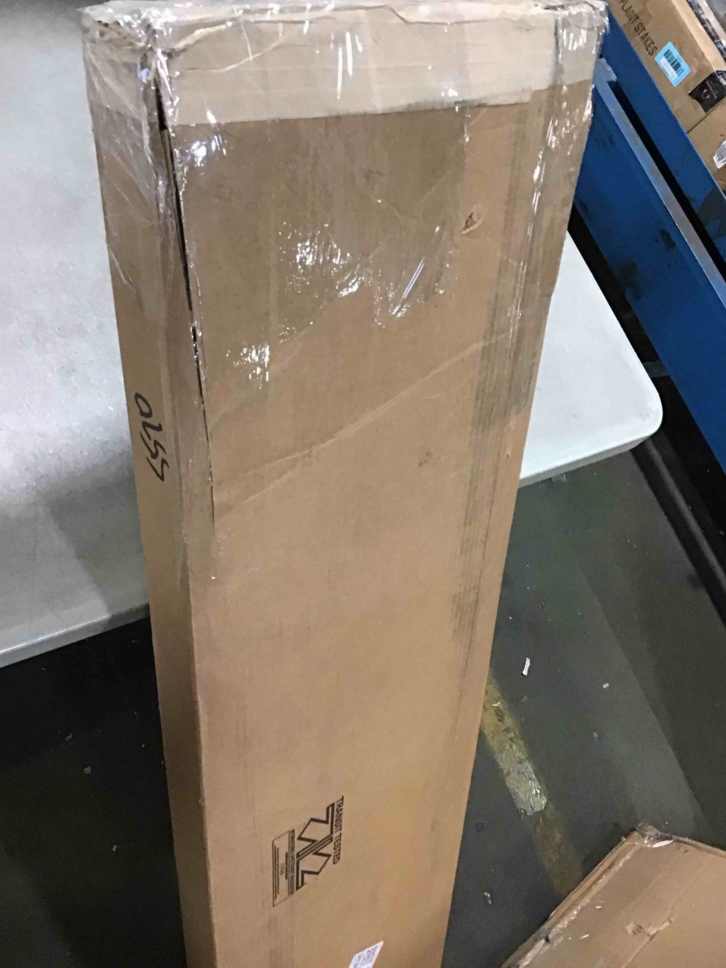 https://s3.amazonaws.com/lotting-images-prod/bidfta/RED5813905_1703624463378.jpeg