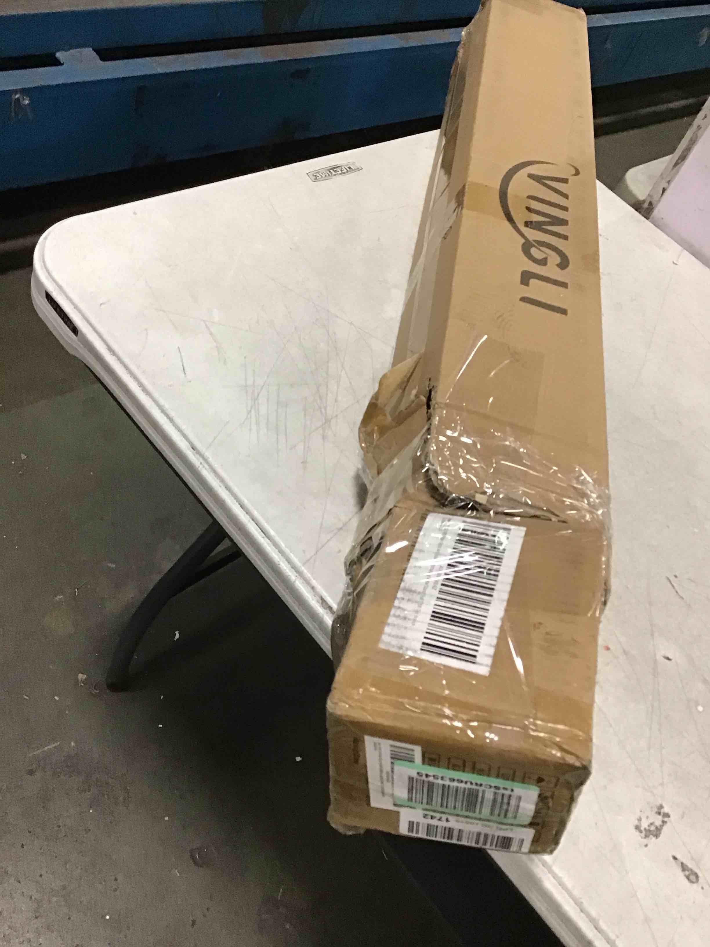 https://s3.amazonaws.com/lotting-images-prod/bidfta/RED5813921_1703679998944.jpeg