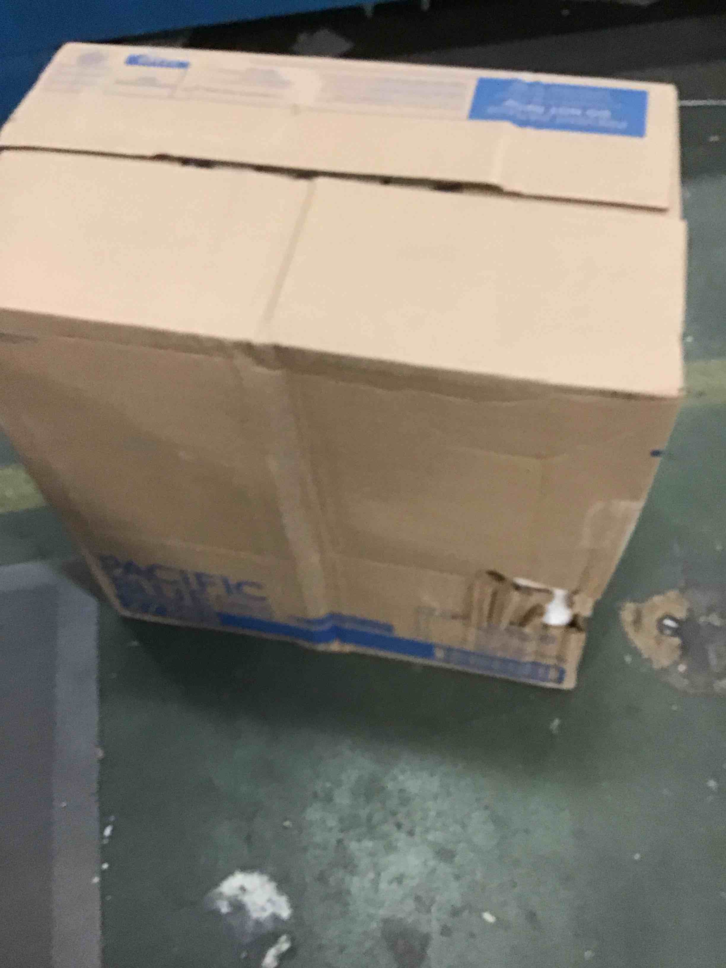 https://s3.amazonaws.com/lotting-images-prod/bidfta/RED5814265_1703777381590.jpeg