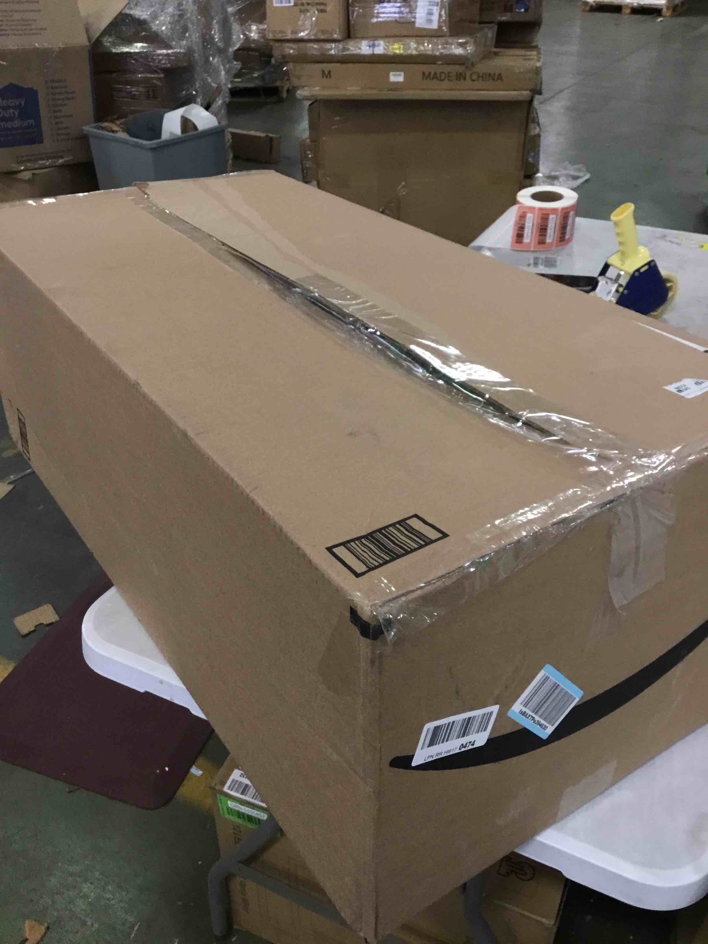 https://s3.amazonaws.com/lotting-images-prod/bidfta/RED5814459_1704563328135.jpeg