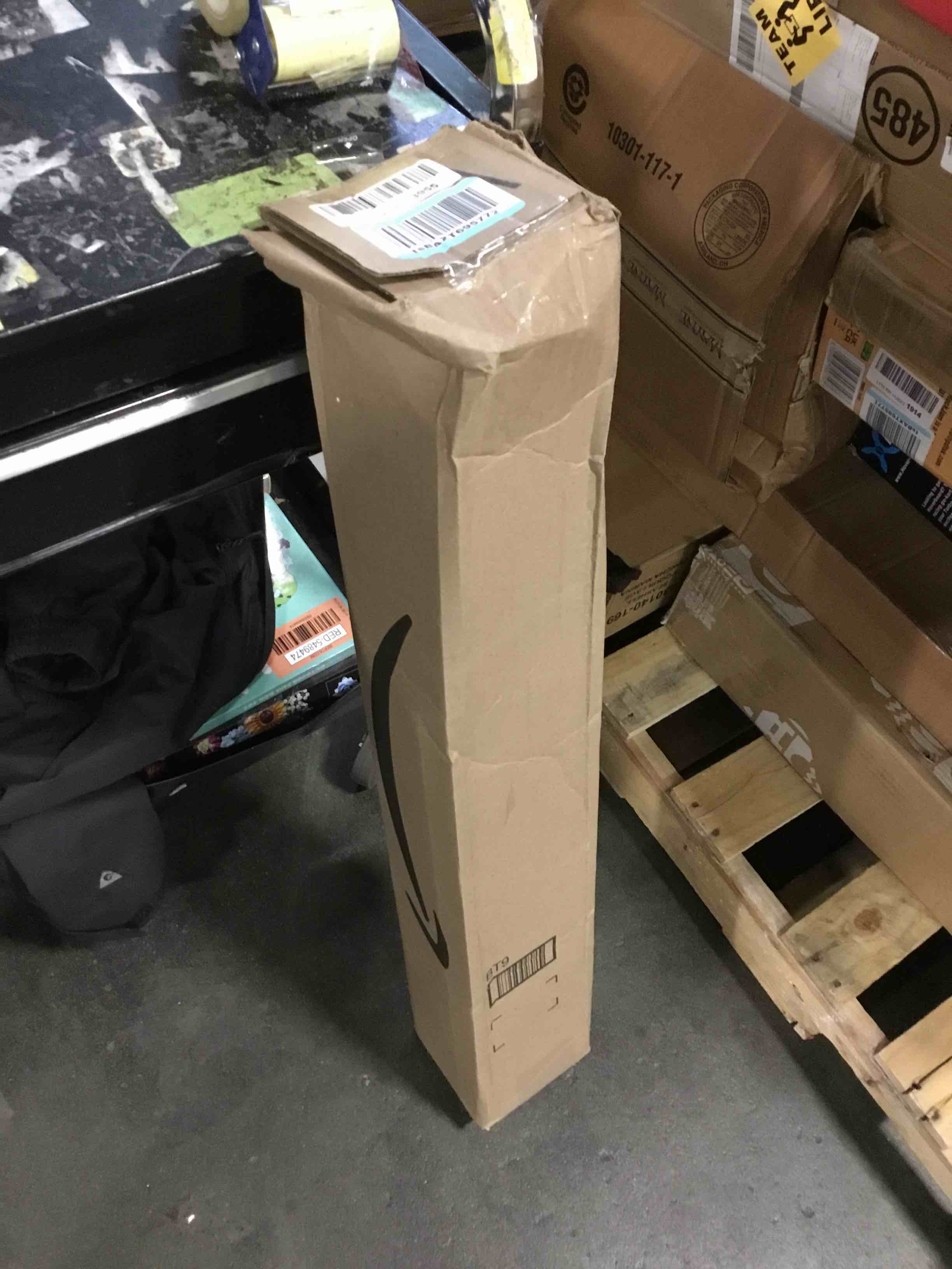 https://s3.amazonaws.com/lotting-images-prod/bidfta/RED5814697_1704810820980.jpeg