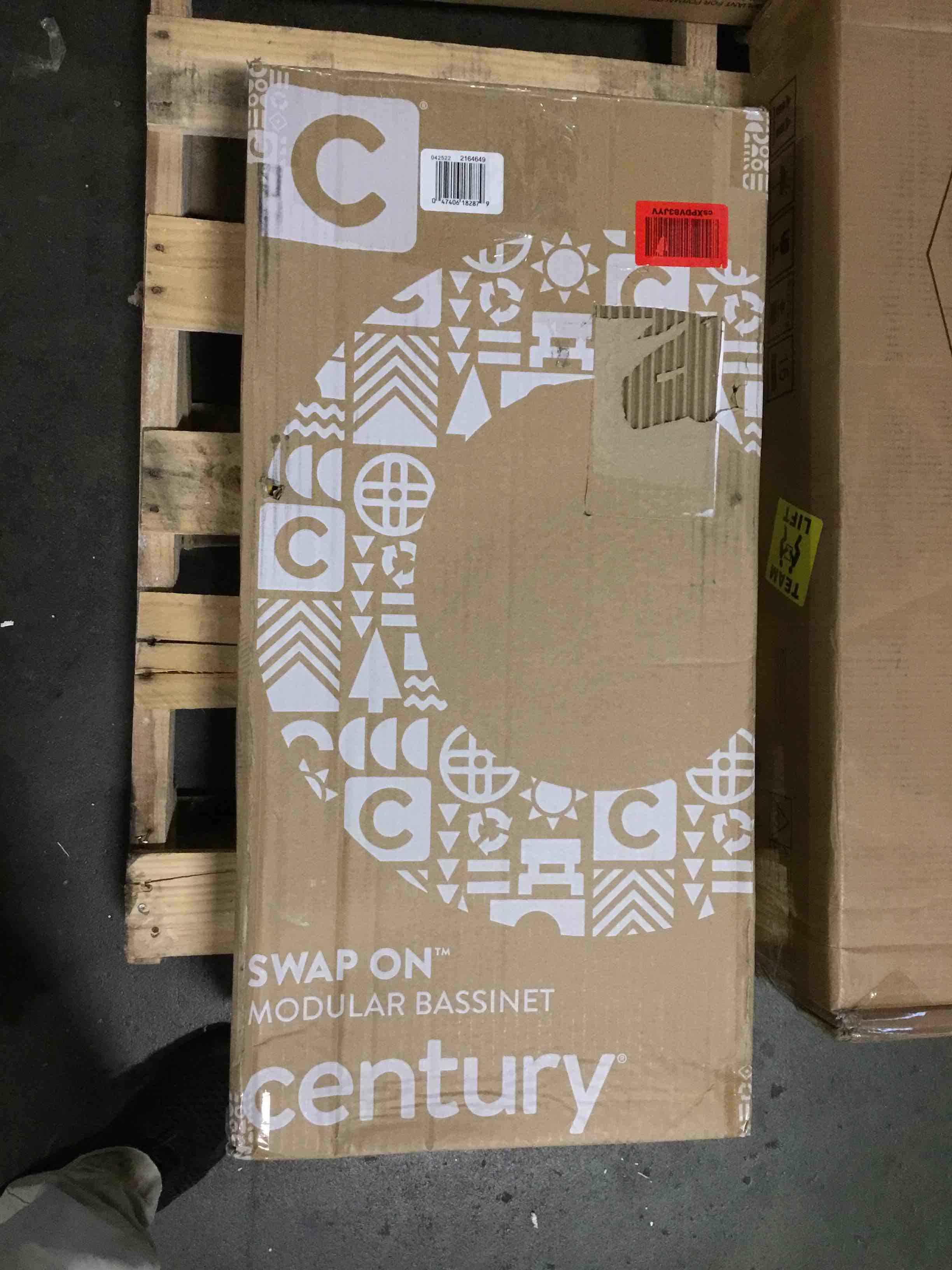 https://s3.amazonaws.com/lotting-images-prod/bidfta/RED5814709_1704813718354.jpeg