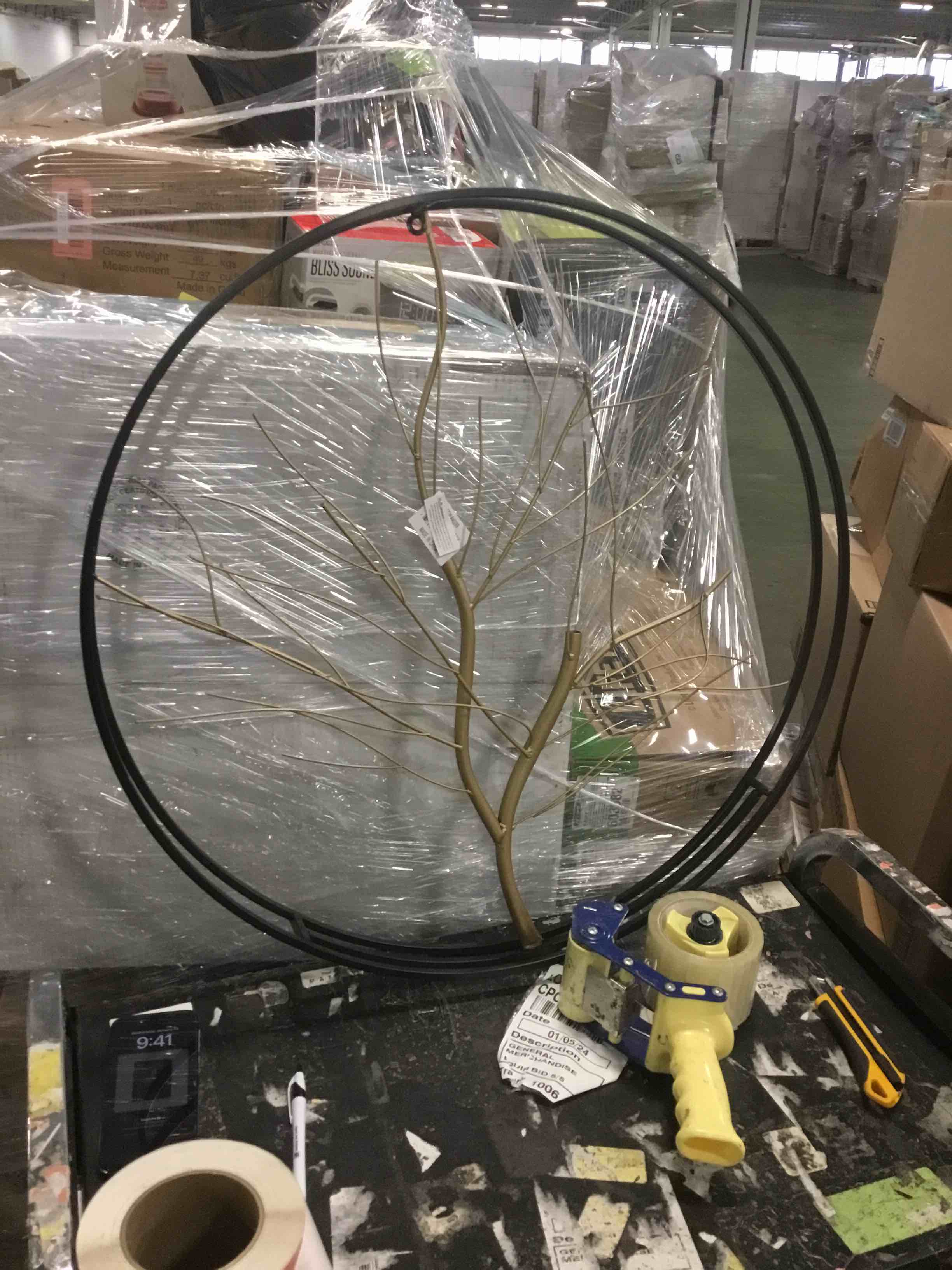 https://s3.amazonaws.com/lotting-images-prod/bidfta/RED5814886_1704897681273.jpeg
