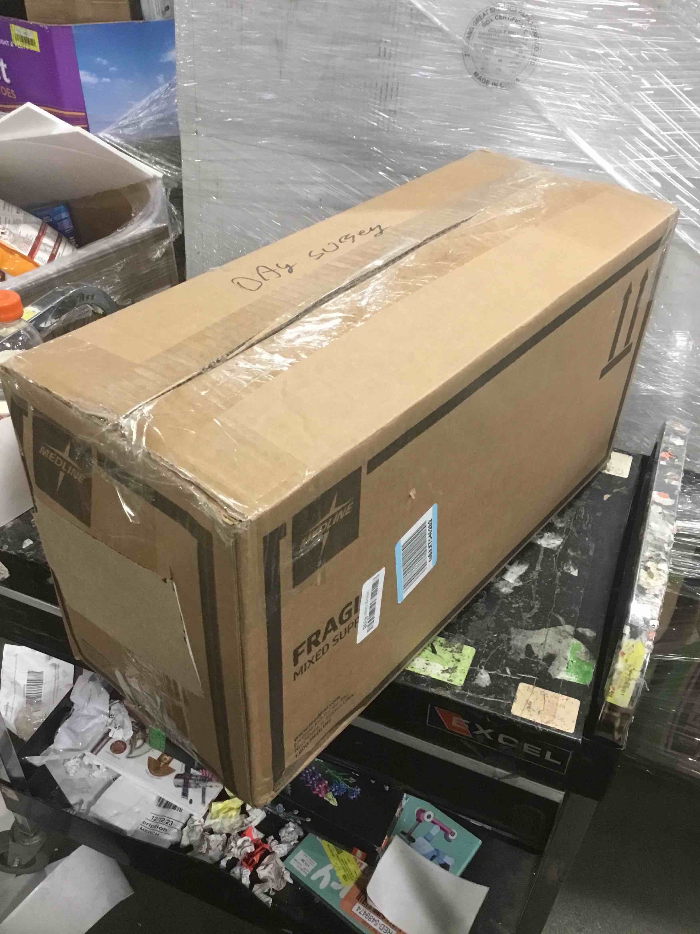 https://s3.amazonaws.com/lotting-images-prod/bidfta/RED5814906_1704902142172.jpeg