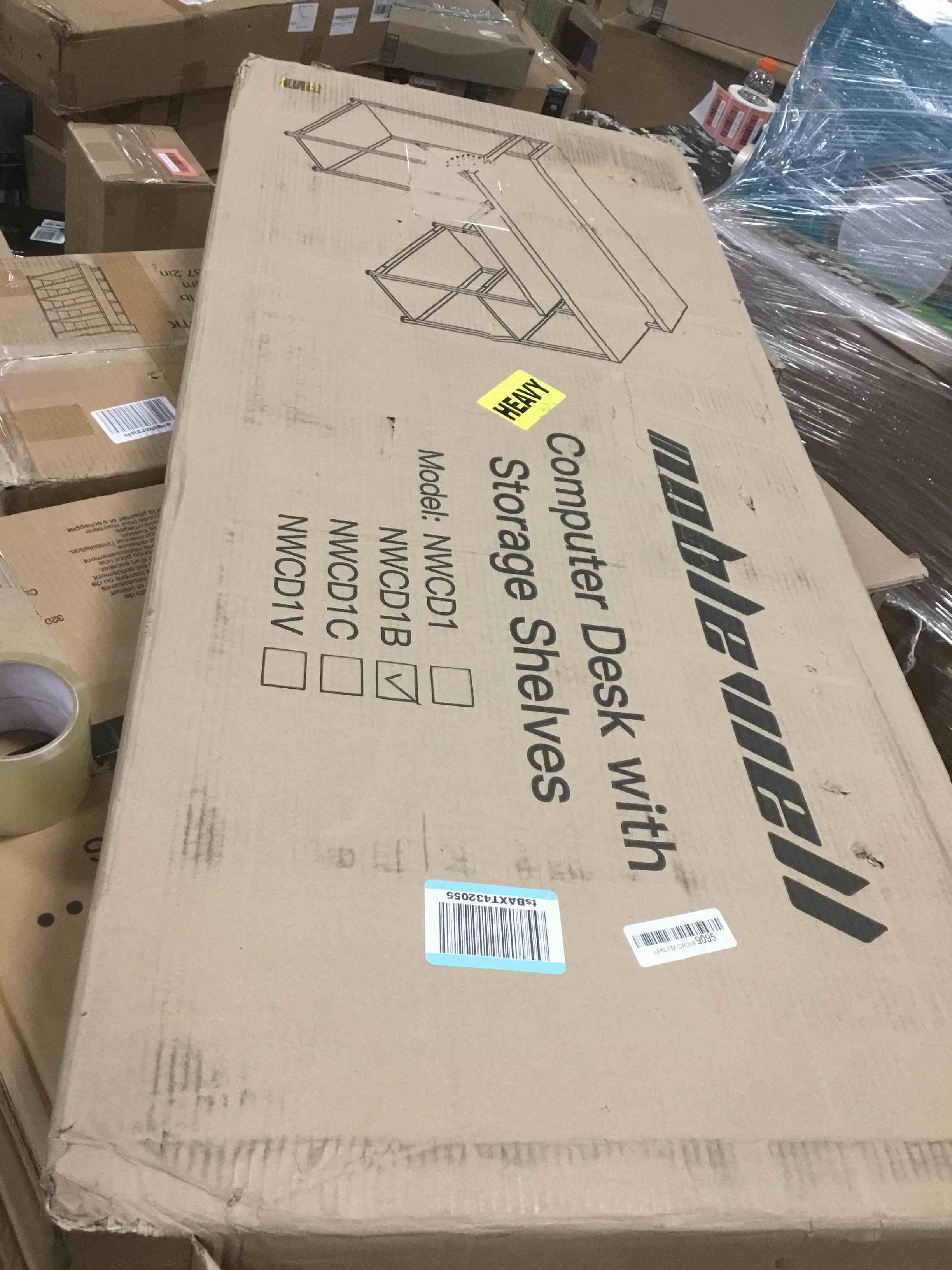 https://s3.amazonaws.com/lotting-images-prod/bidfta/RED5814909_1704902550044.jpeg