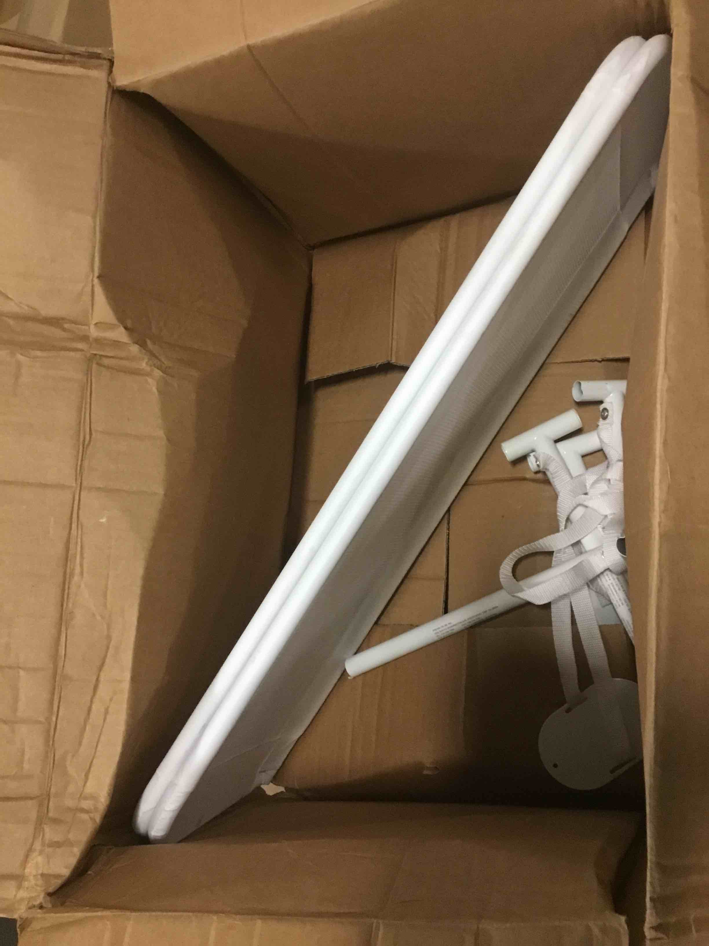 https://s3.amazonaws.com/lotting-images-prod/bidfta/RED5814913_1704902930035.jpeg