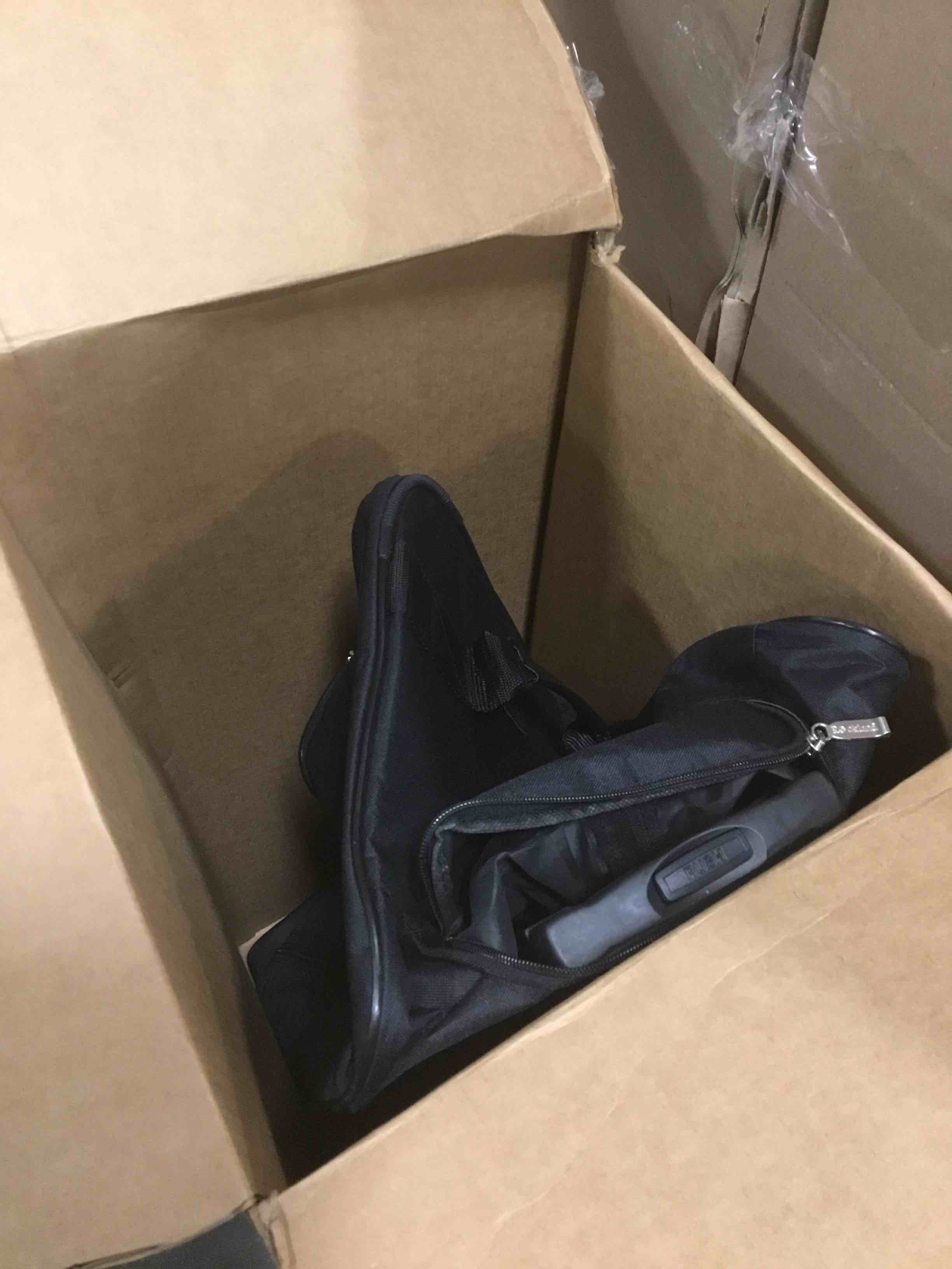 https://s3.amazonaws.com/lotting-images-prod/bidfta/RED5814930_1704905704553.jpeg