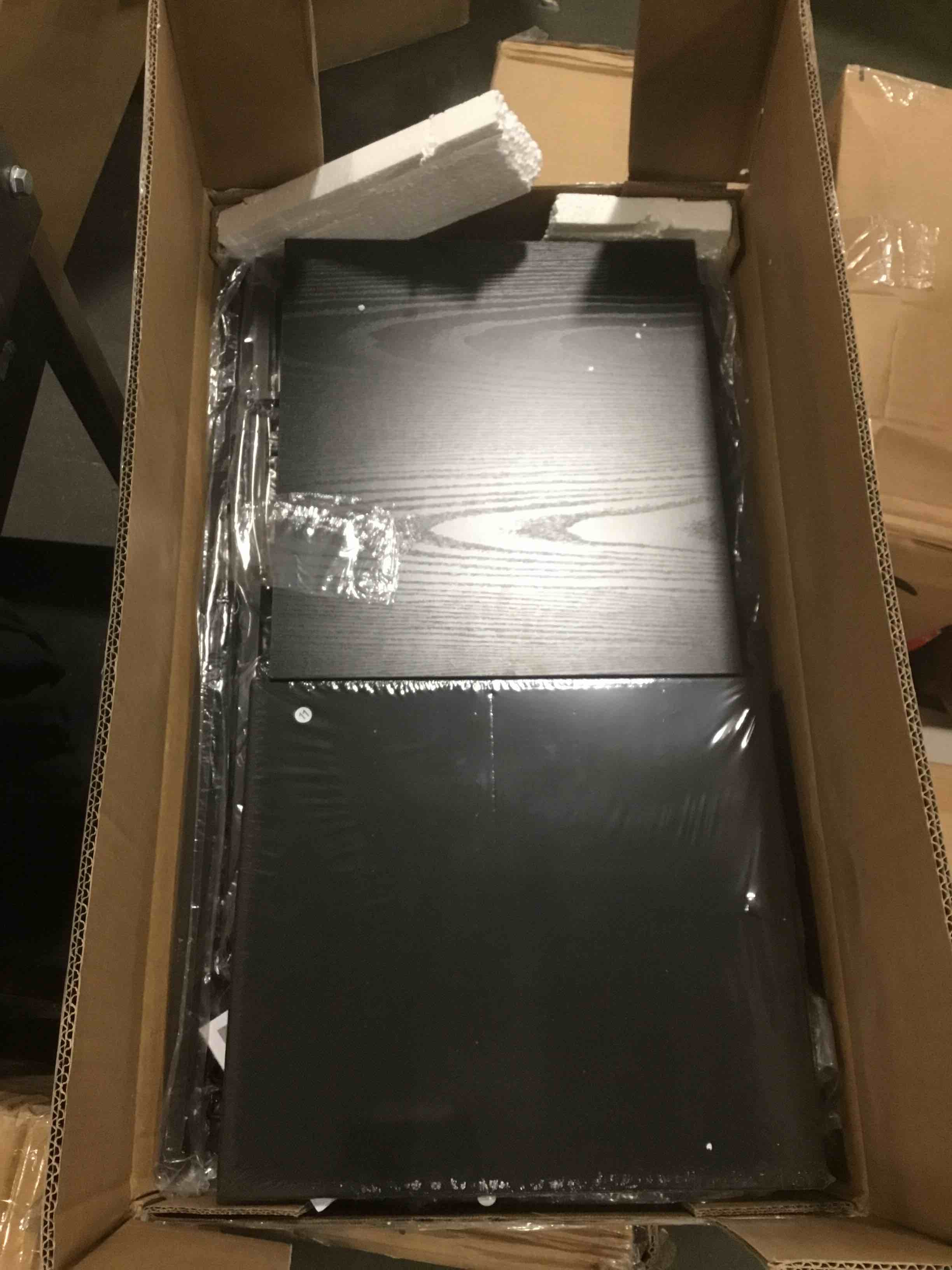 https://s3.amazonaws.com/lotting-images-prod/bidfta/RED5815073_1704980262718.jpeg