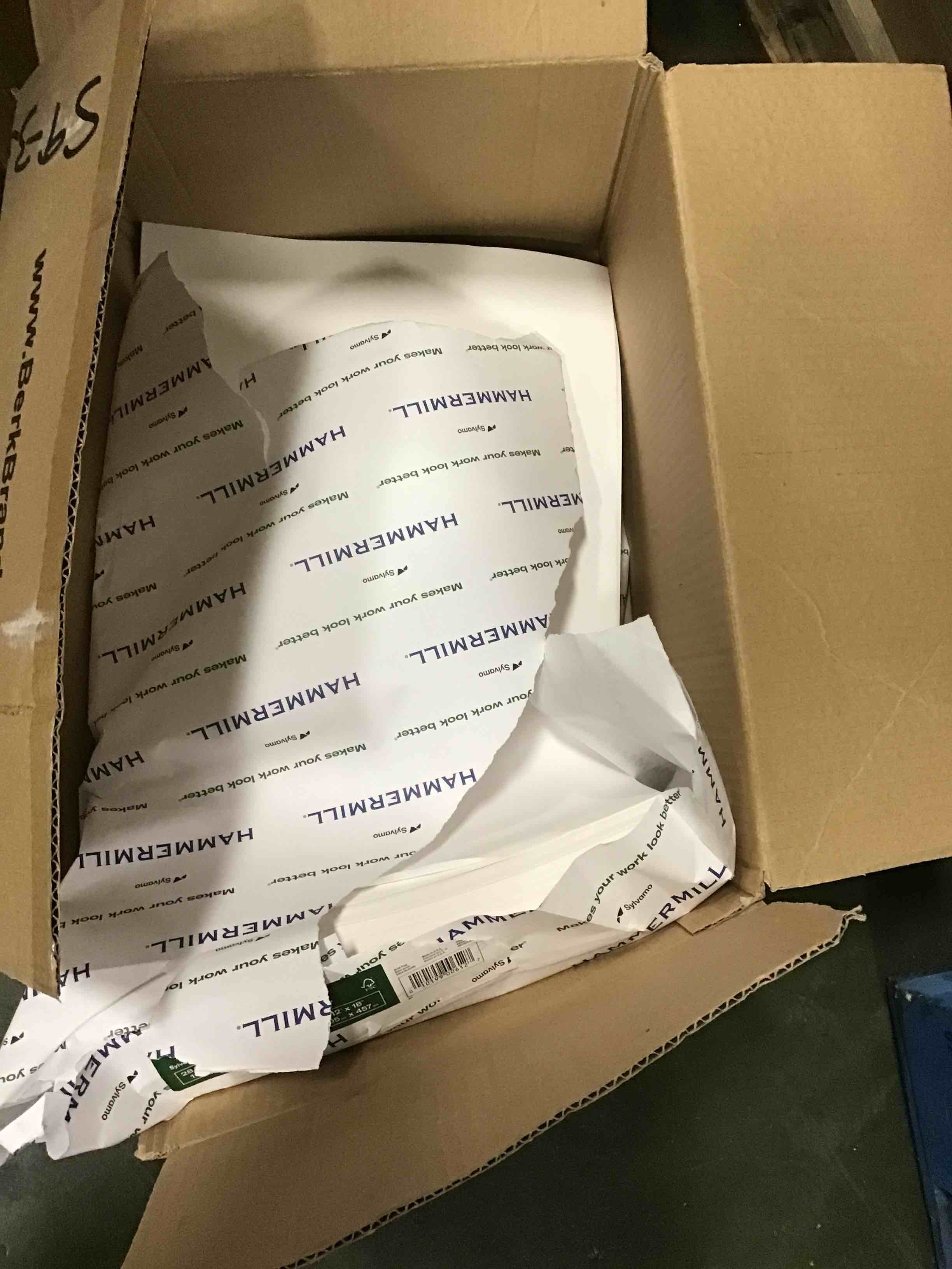 https://s3.amazonaws.com/lotting-images-prod/bidfta/RED5828571_1706725556714.jpeg