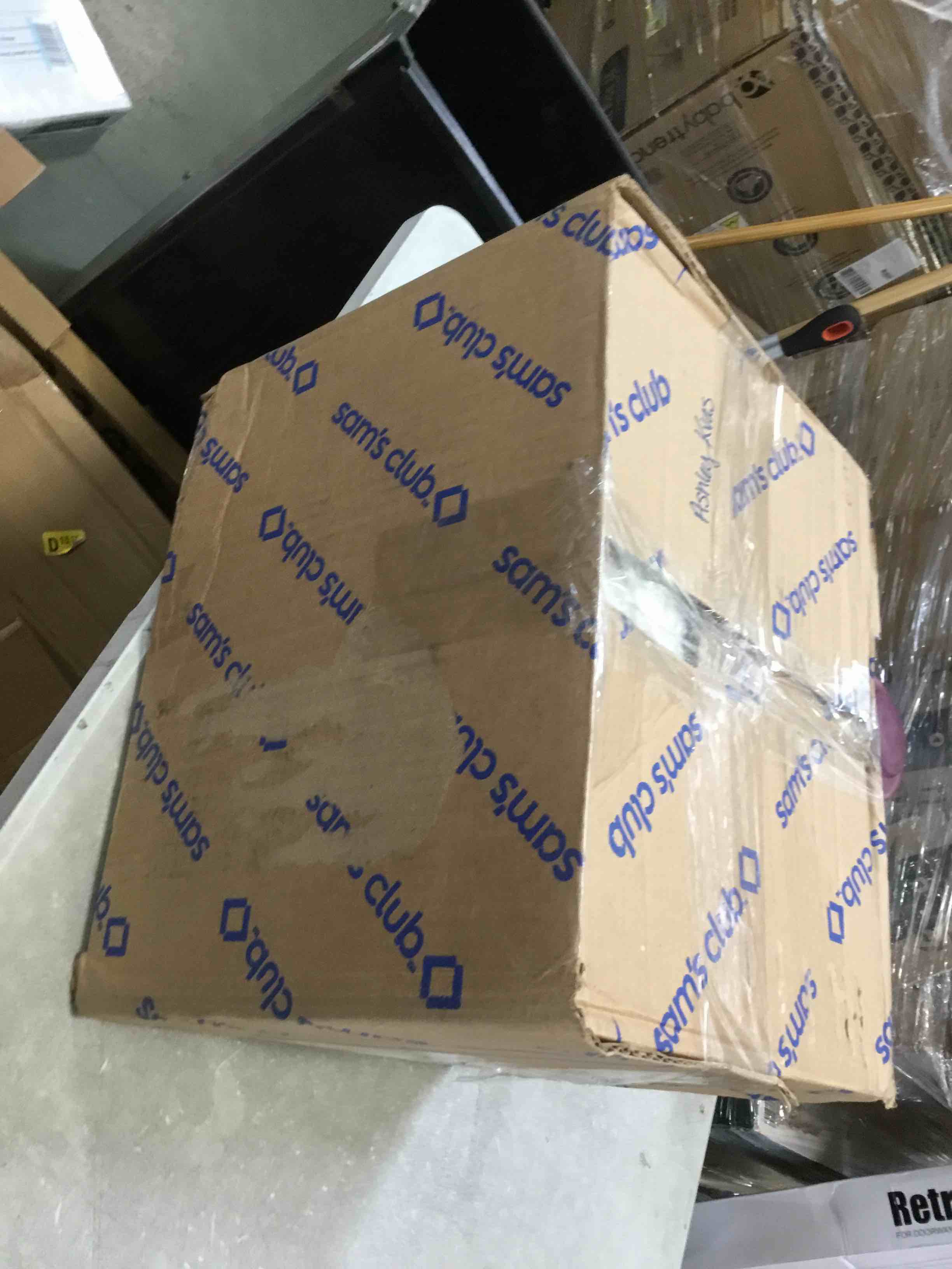 https://s3.amazonaws.com/lotting-images-prod/bidfta/RED5829754_1708101404711.jpeg