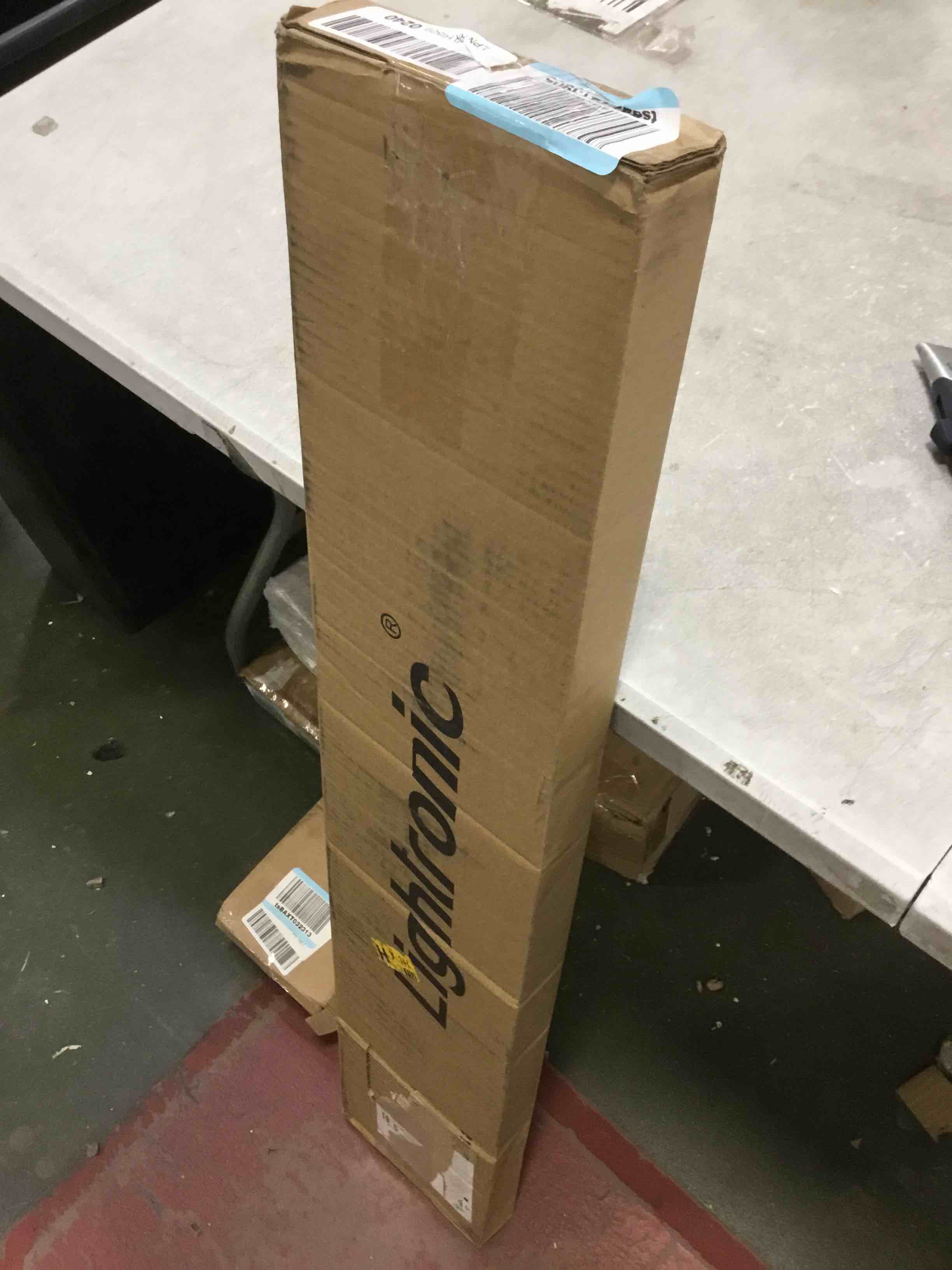 https://s3.amazonaws.com/lotting-images-prod/bidfta/RED5829804_1708108741924.jpeg