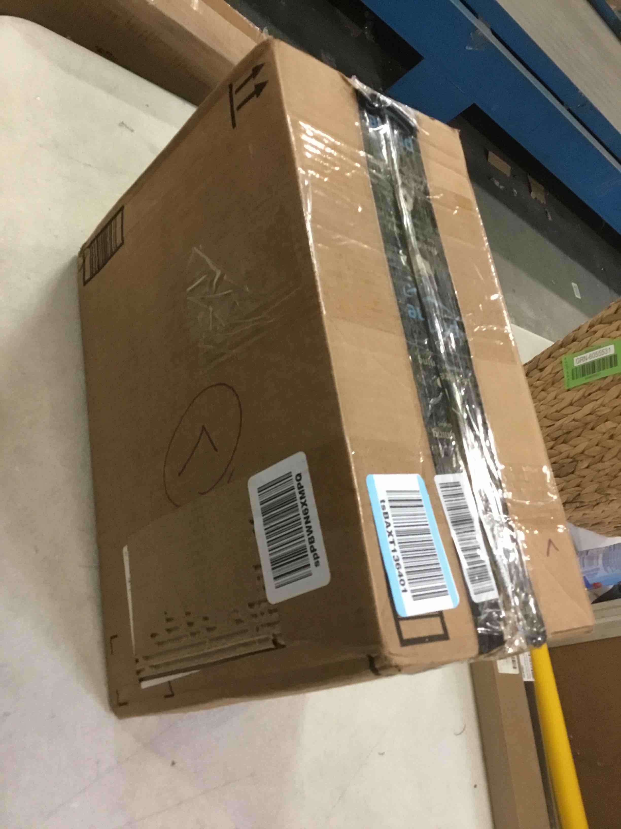 https://s3.amazonaws.com/lotting-images-prod/bidfta/RED5830282_1708374976302.jpeg