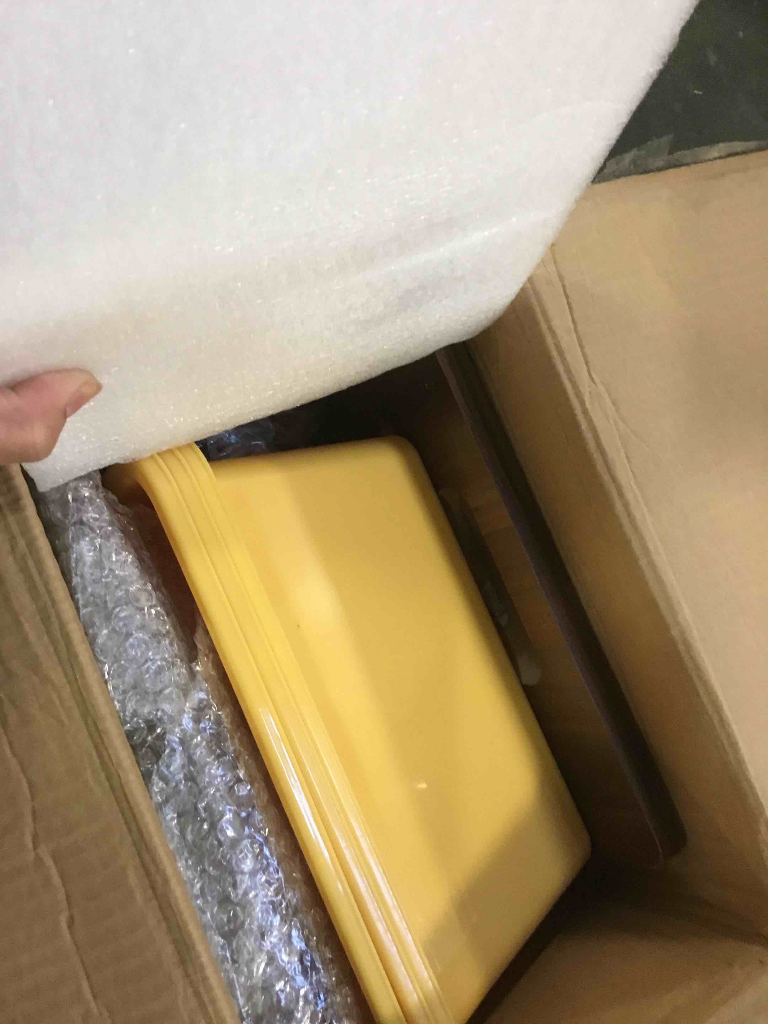 https://s3.amazonaws.com/lotting-images-prod/bidfta/RED5830504_1708462838032.jpeg