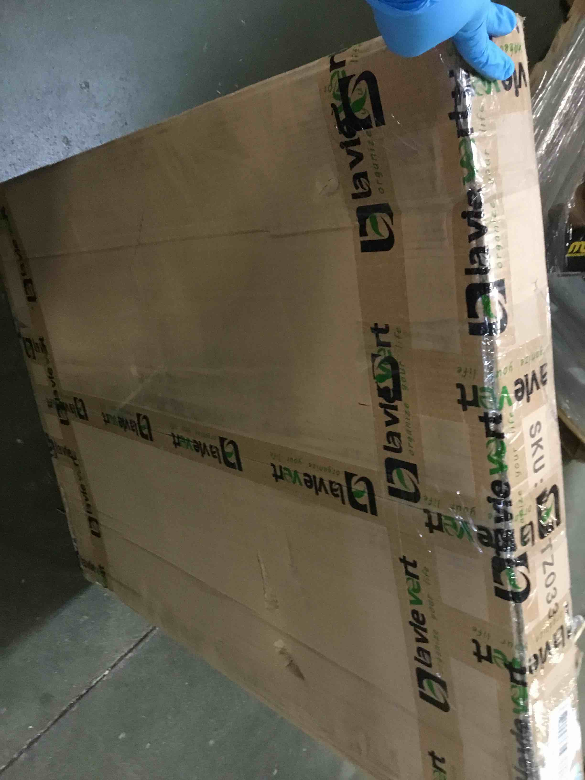 https://s3.amazonaws.com/lotting-images-prod/bidfta/RED5830596_1708529620407.jpeg