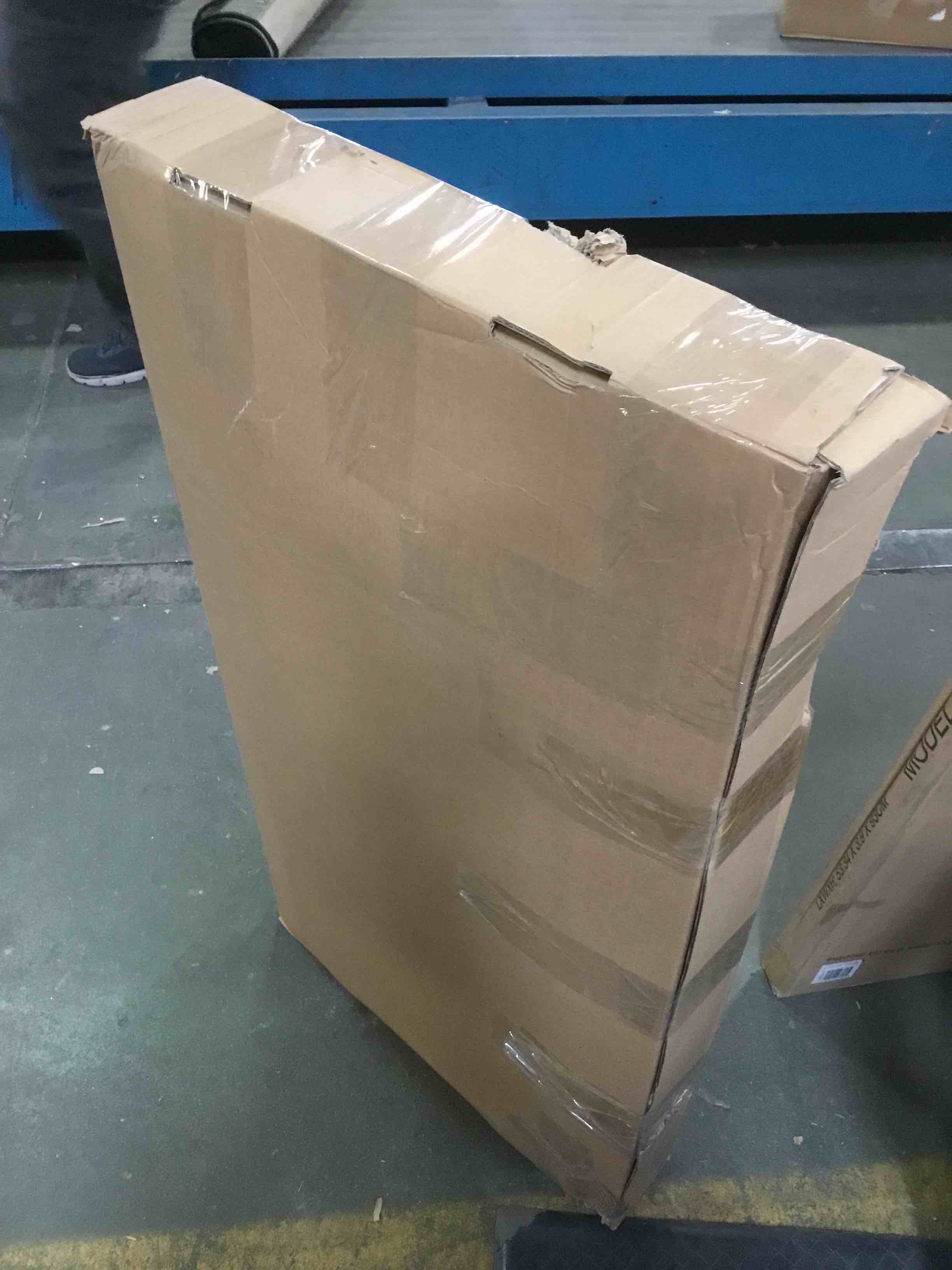 https://s3.amazonaws.com/lotting-images-prod/bidfta/RED5830610_1708531076793.jpeg