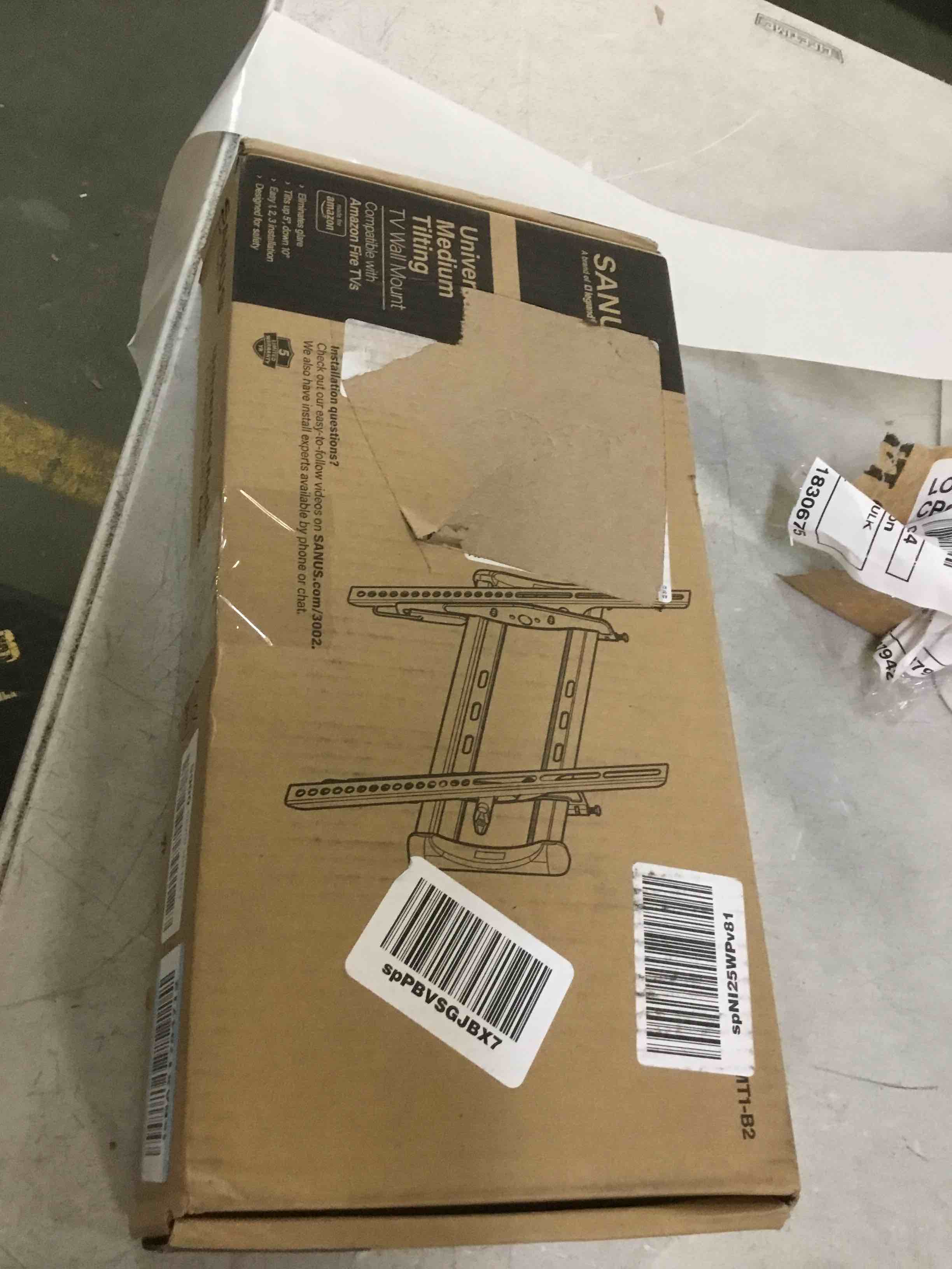 https://s3.amazonaws.com/lotting-images-prod/bidfta/RED5830711_1708545487134.jpeg