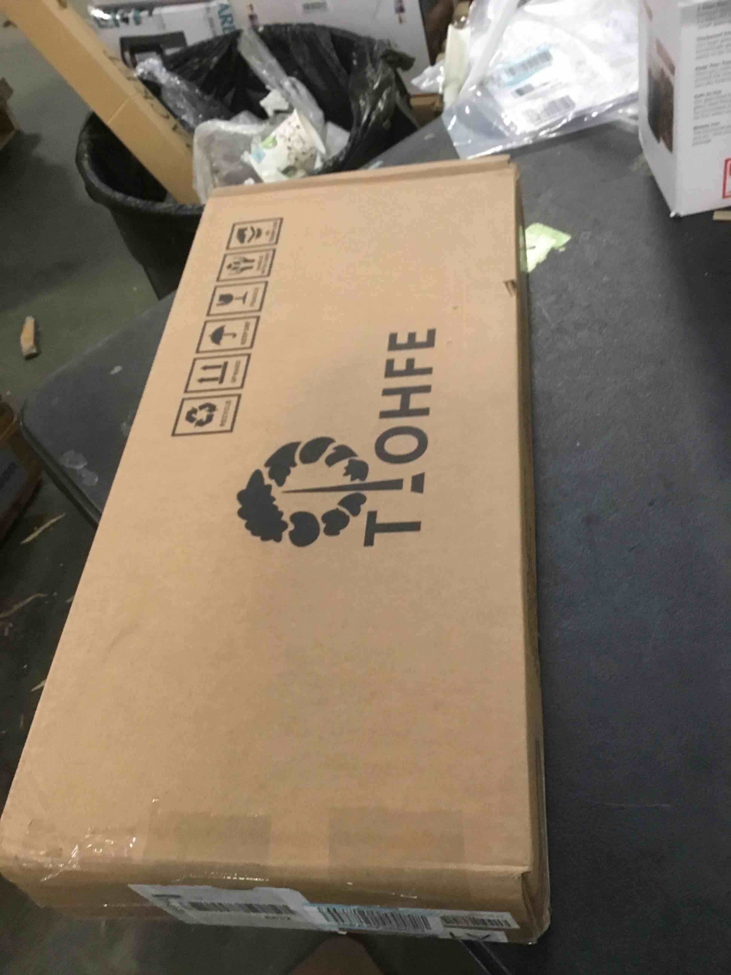 https://s3.amazonaws.com/lotting-images-prod/bidfta/RED5830810_1708611457282.jpeg