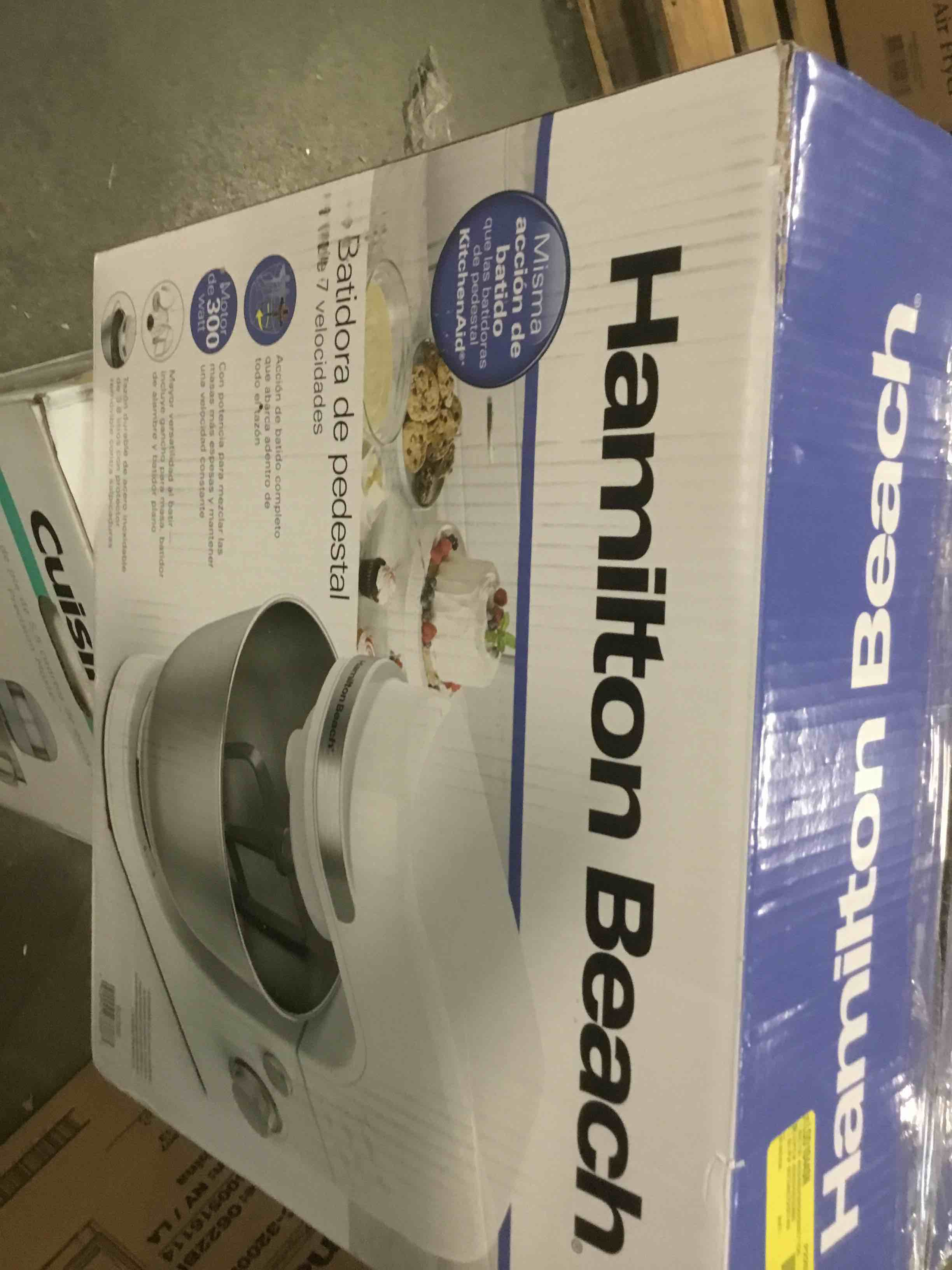 https://s3.amazonaws.com/lotting-images-prod/bidfta/RED5830856_1708622037610.jpeg
