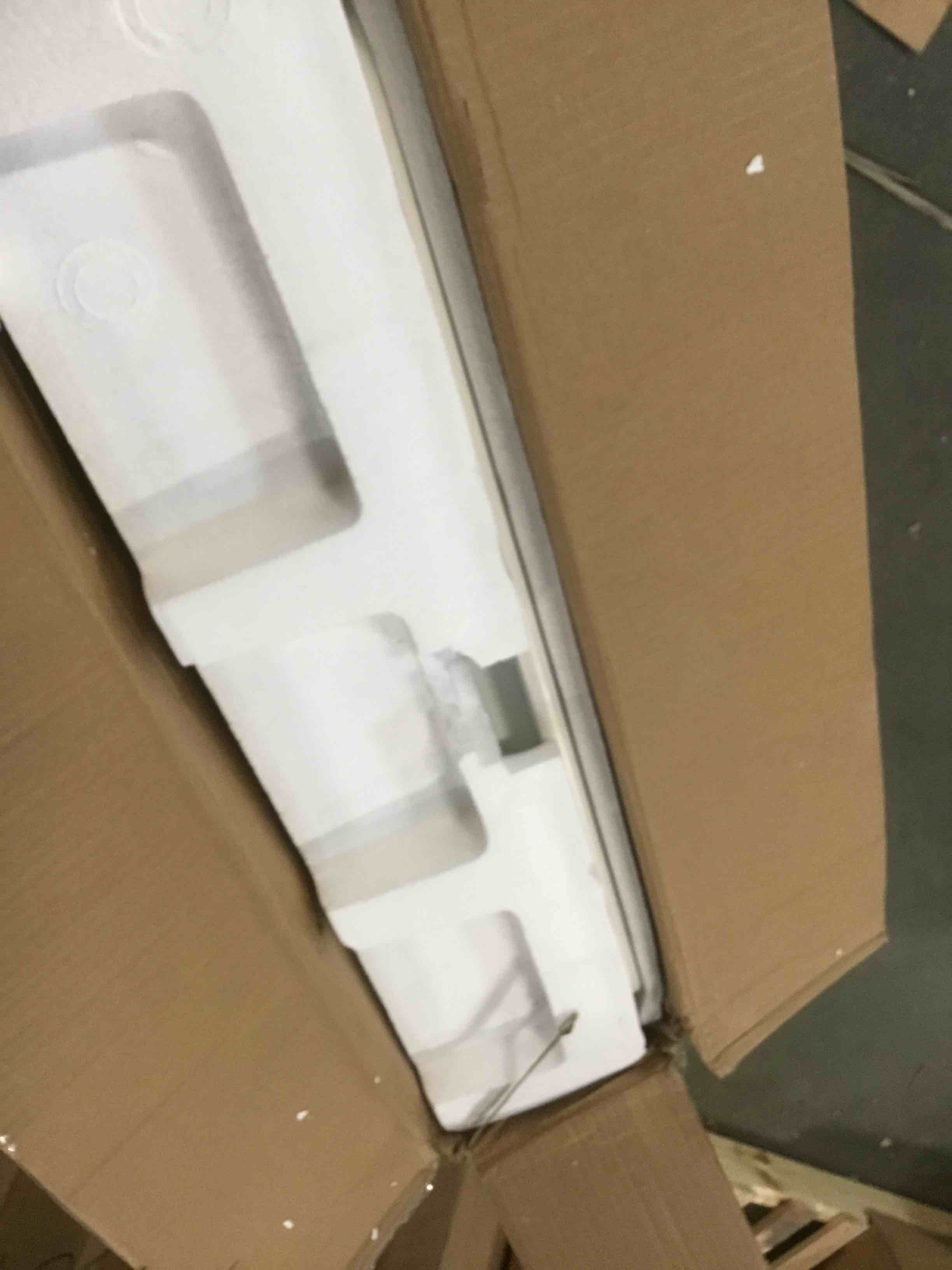 https://s3.amazonaws.com/lotting-images-prod/bidfta/RED5830909_1708630776222.jpeg