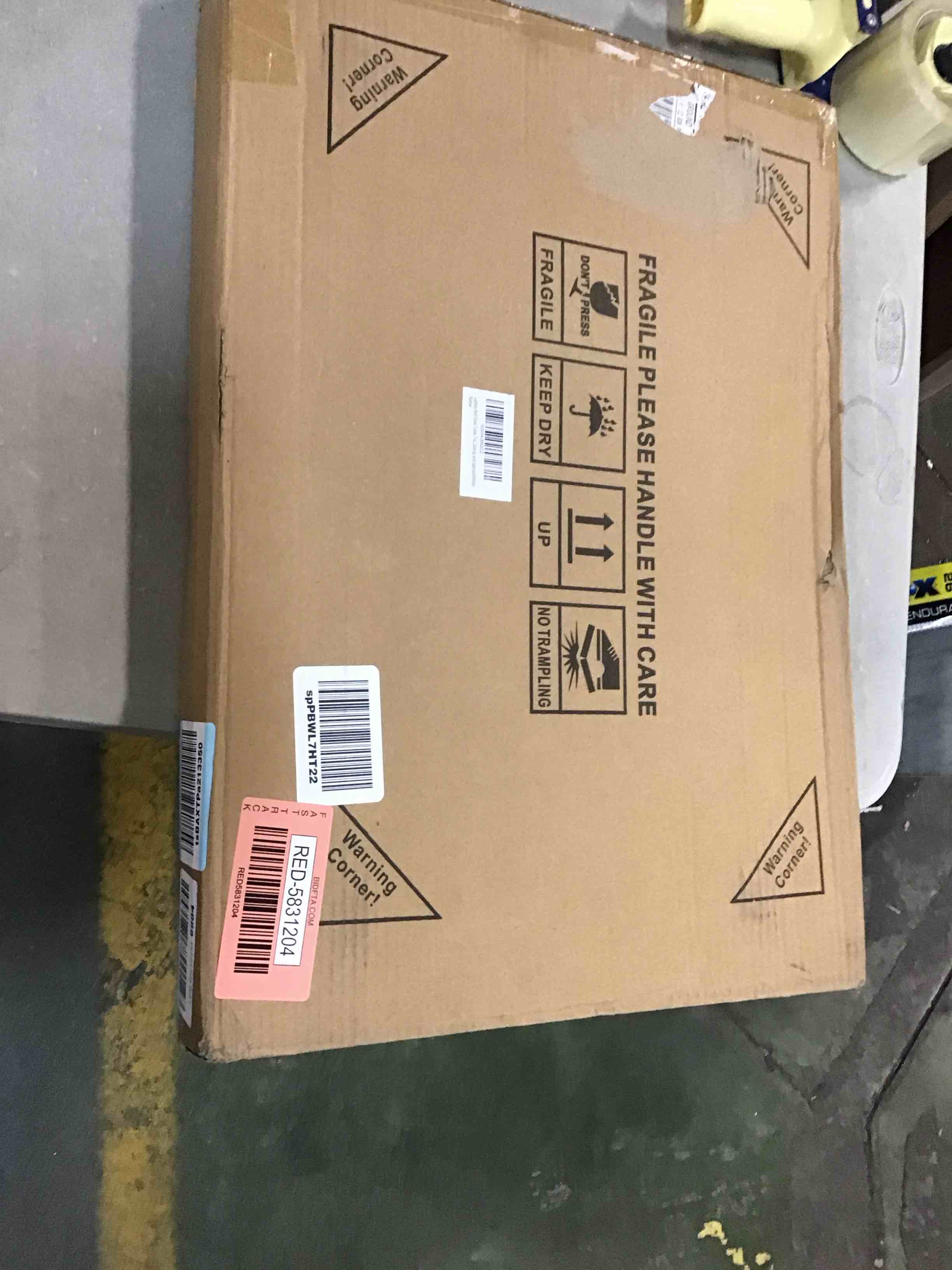 https://s3.amazonaws.com/lotting-images-prod/bidfta/RED5831204_1706795039990.jpeg