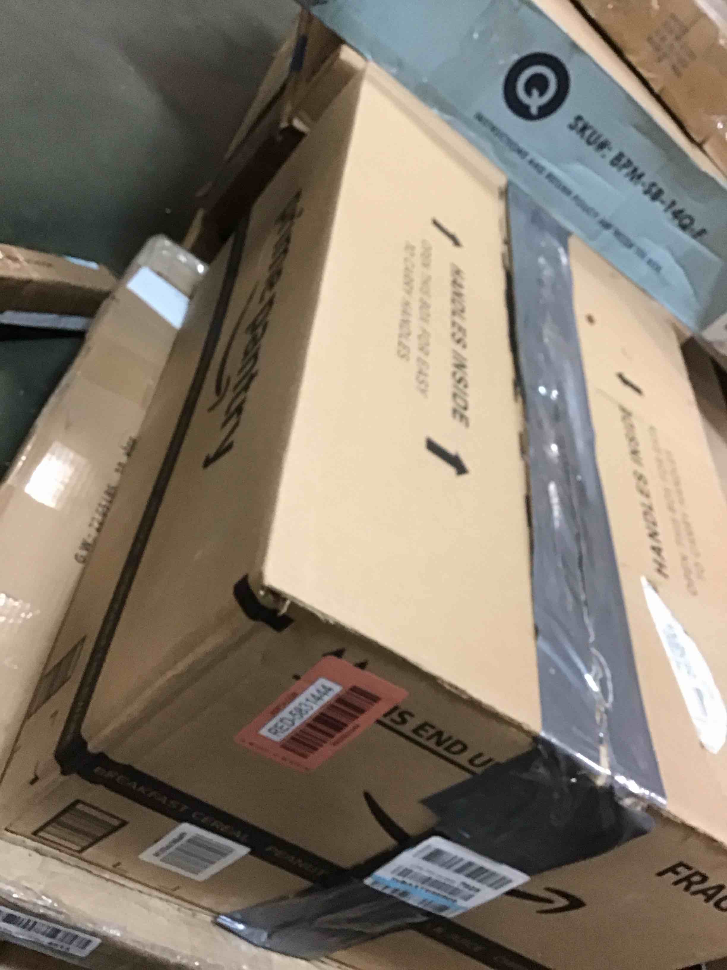 https://s3.amazonaws.com/lotting-images-prod/bidfta/RED5831444_1706877162593.jpeg