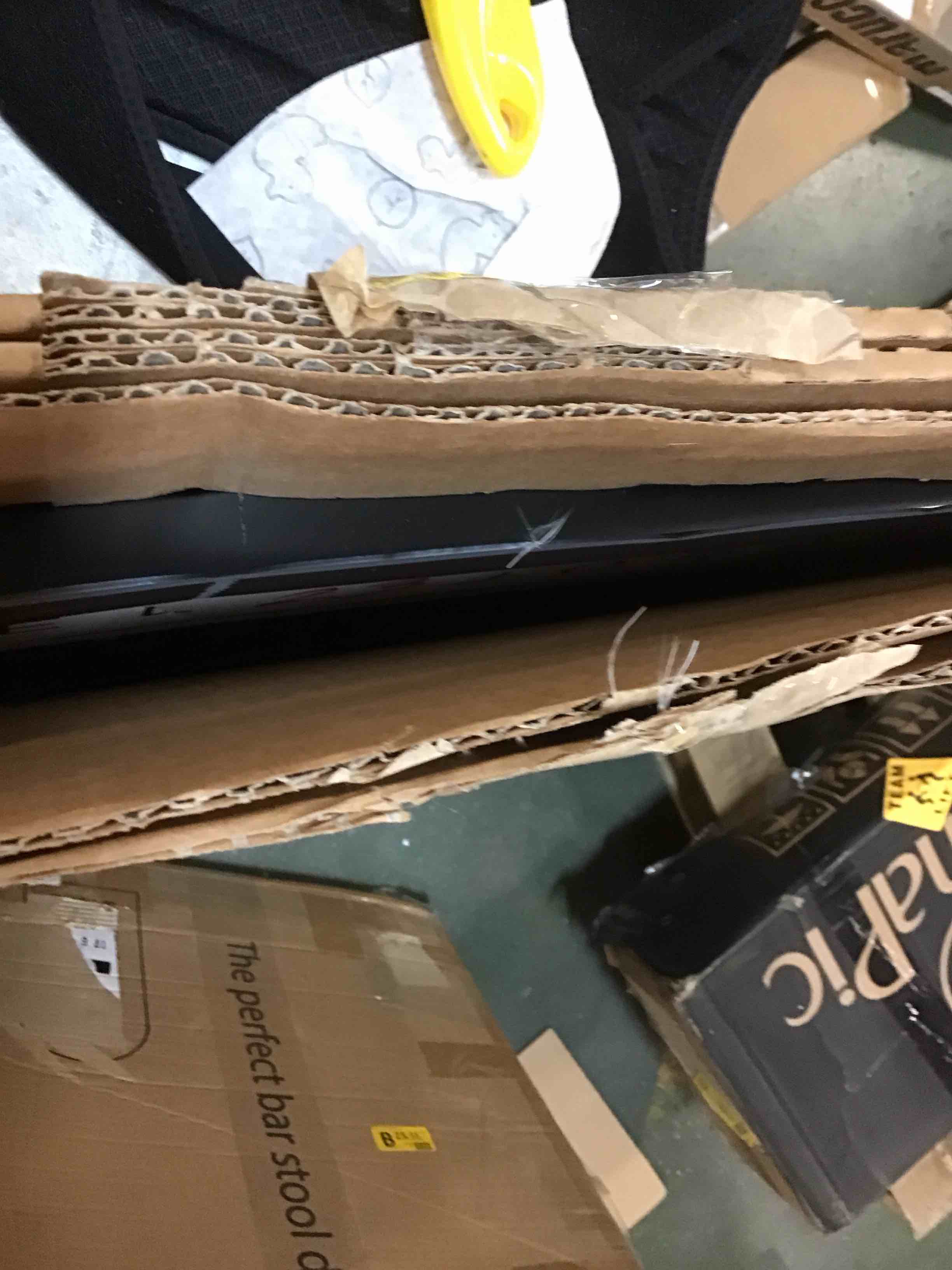 https://s3.amazonaws.com/lotting-images-prod/bidfta/RED5831451_1706877762319.jpeg