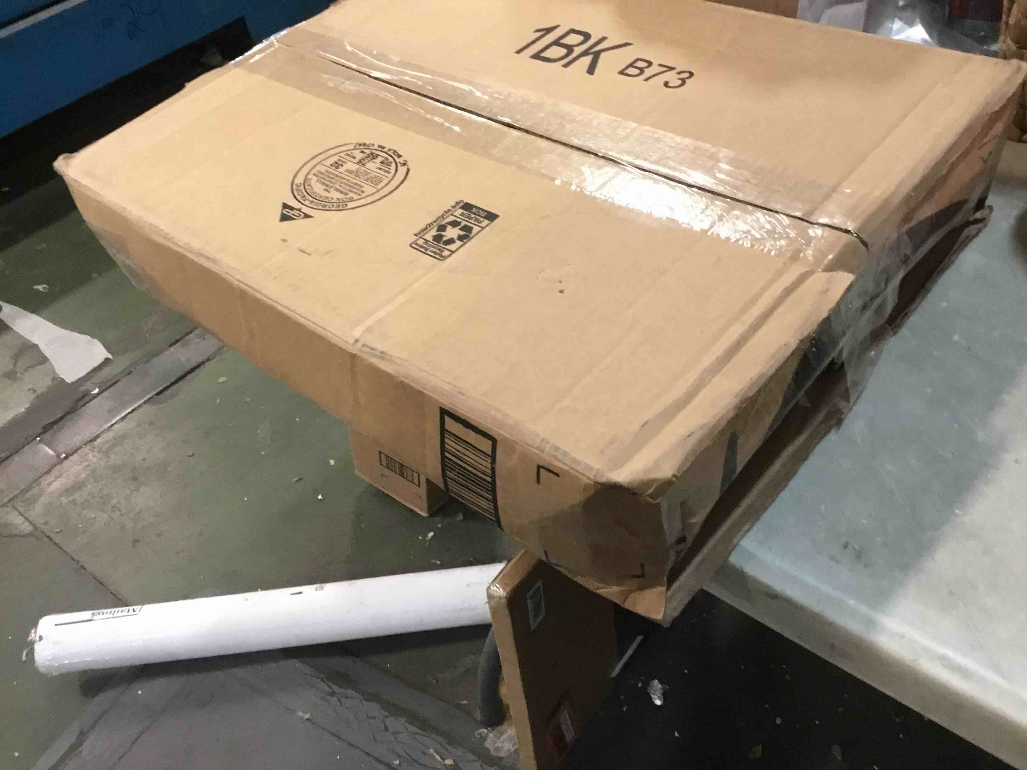 https://s3.amazonaws.com/lotting-images-prod/bidfta/RED5831825_1707149646094.jpeg
