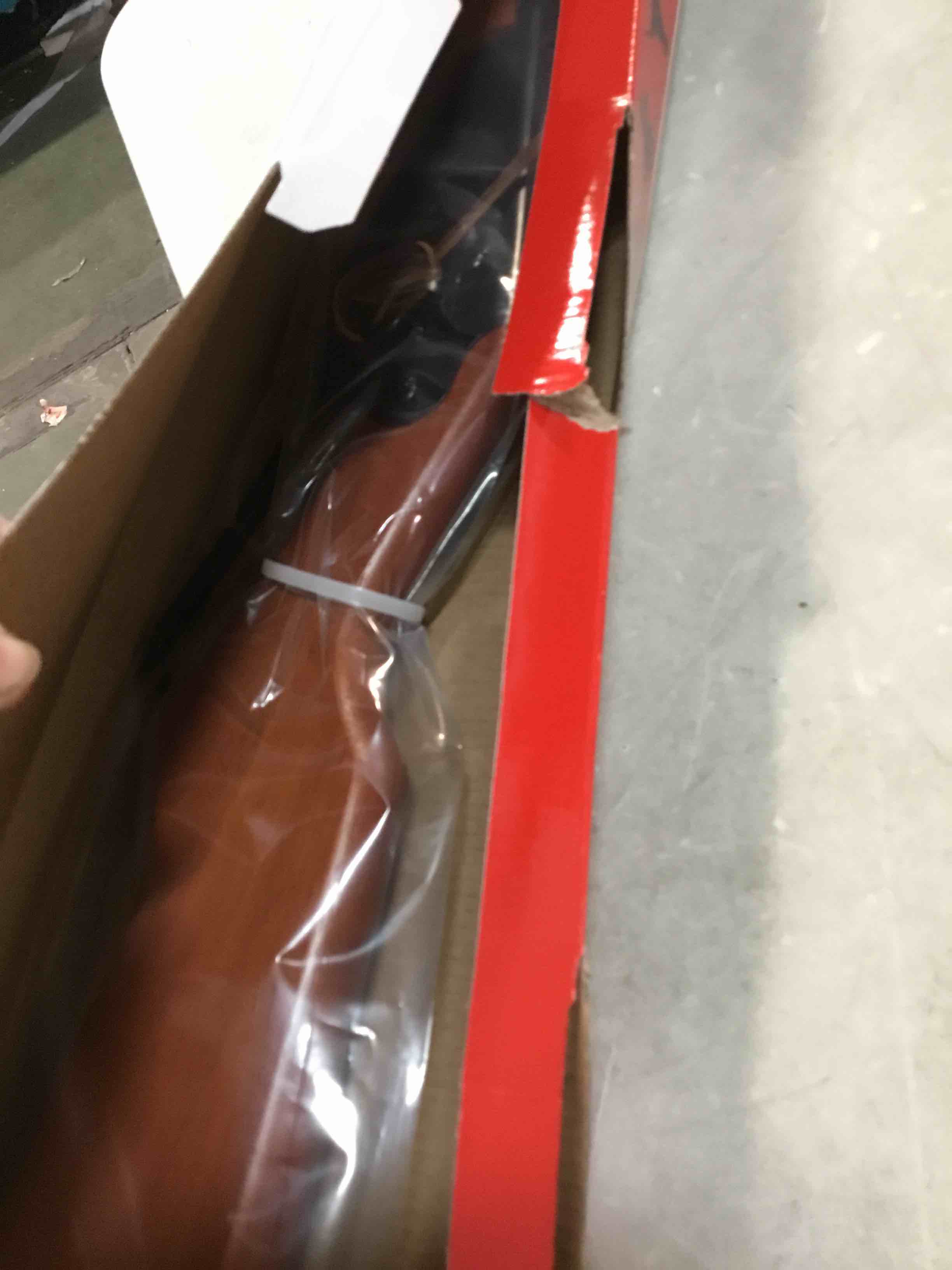 https://s3.amazonaws.com/lotting-images-prod/bidfta/RED5831860_1707154507343.jpeg