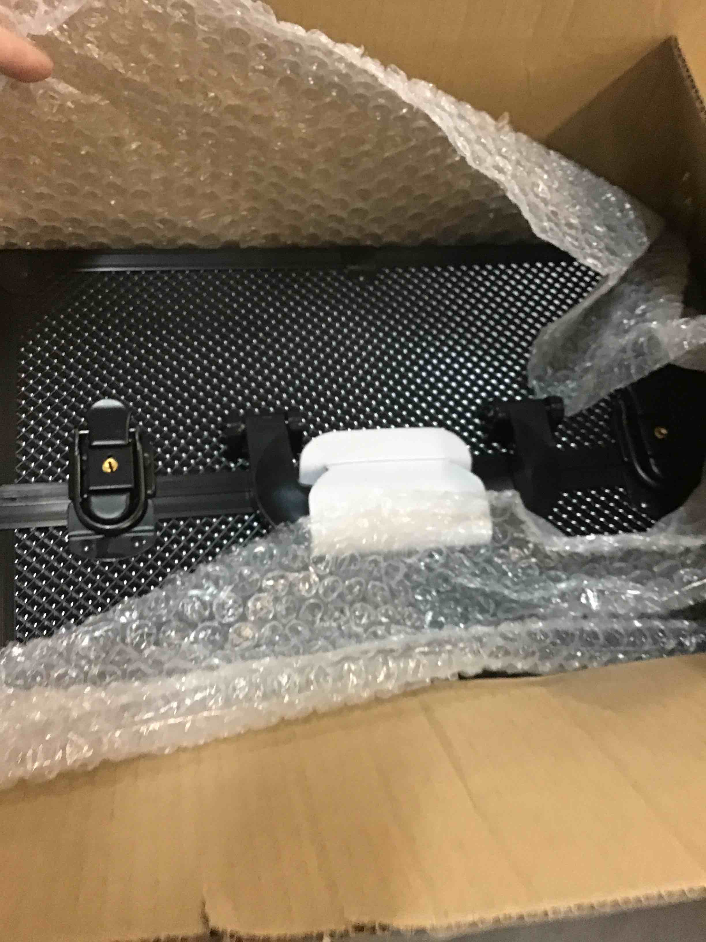 https://s3.amazonaws.com/lotting-images-prod/bidfta/RED5831970_1707225628118.jpeg