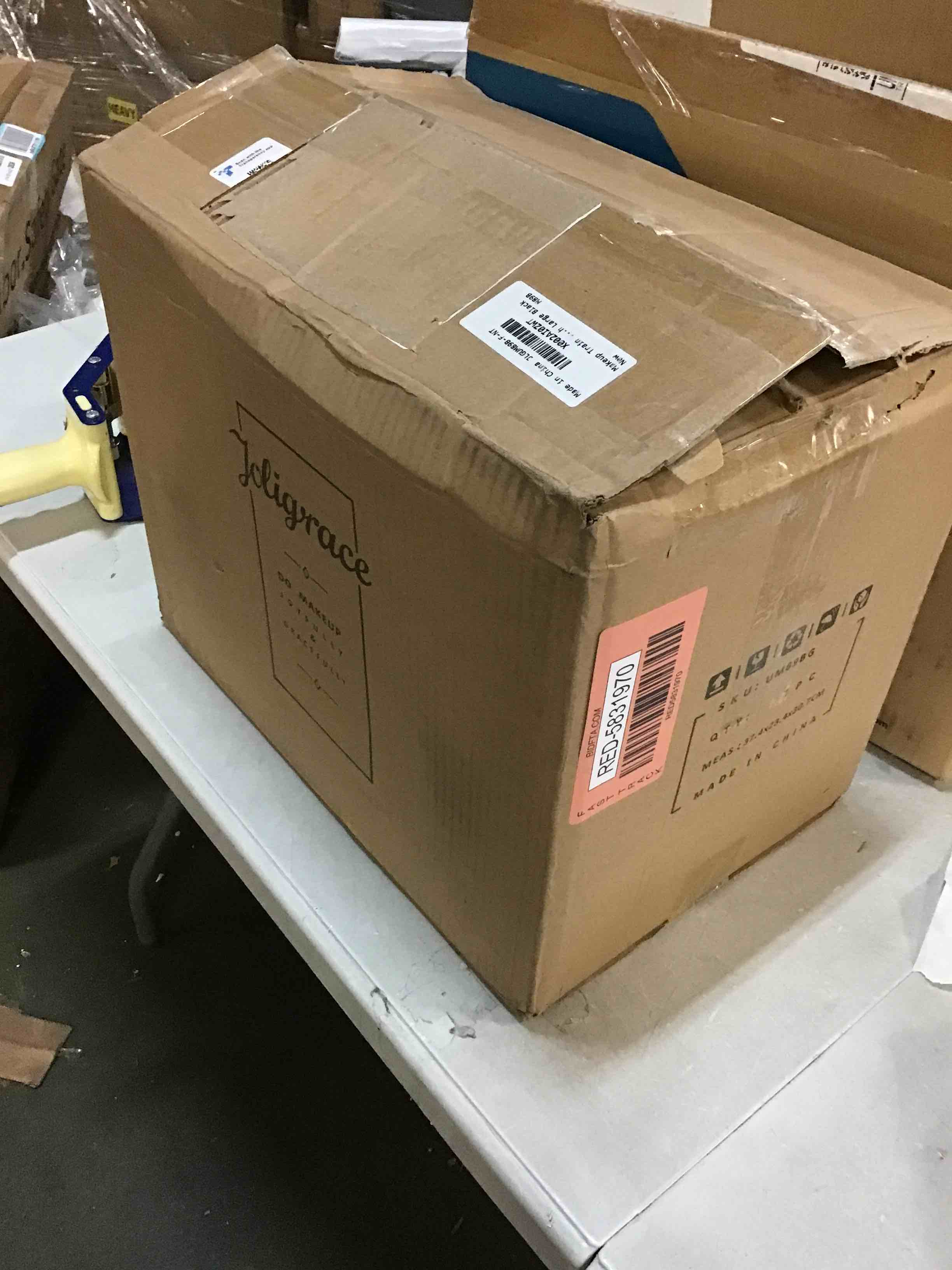 https://s3.amazonaws.com/lotting-images-prod/bidfta/RED5831970_1707225632939.jpeg