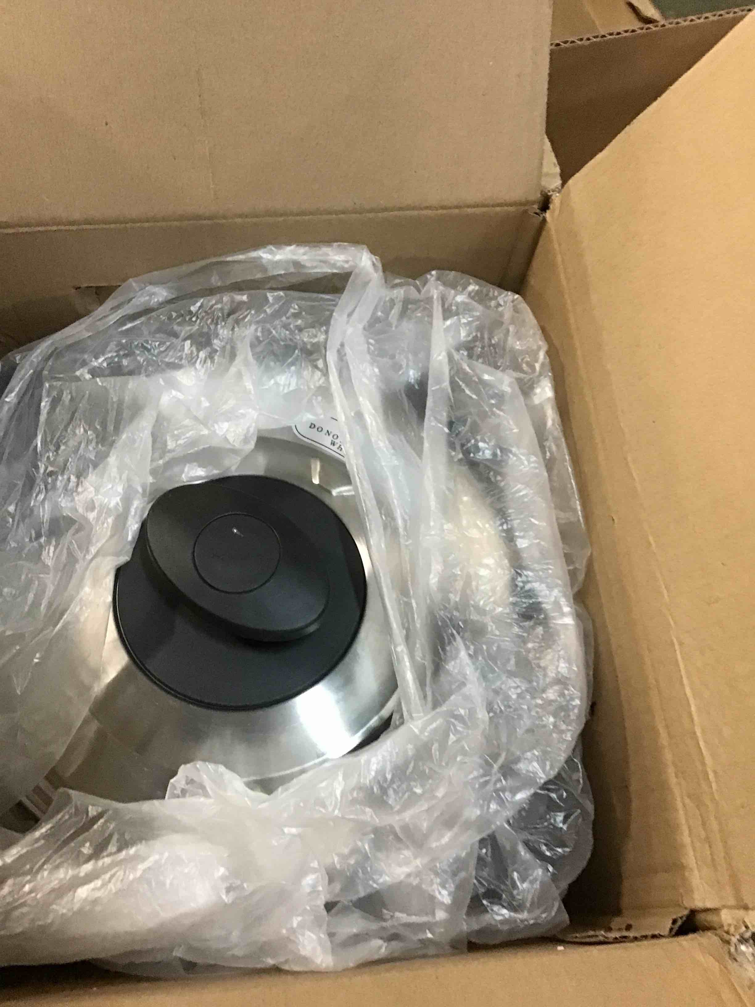 https://s3.amazonaws.com/lotting-images-prod/bidfta/RED5831985_1707226802183.jpeg