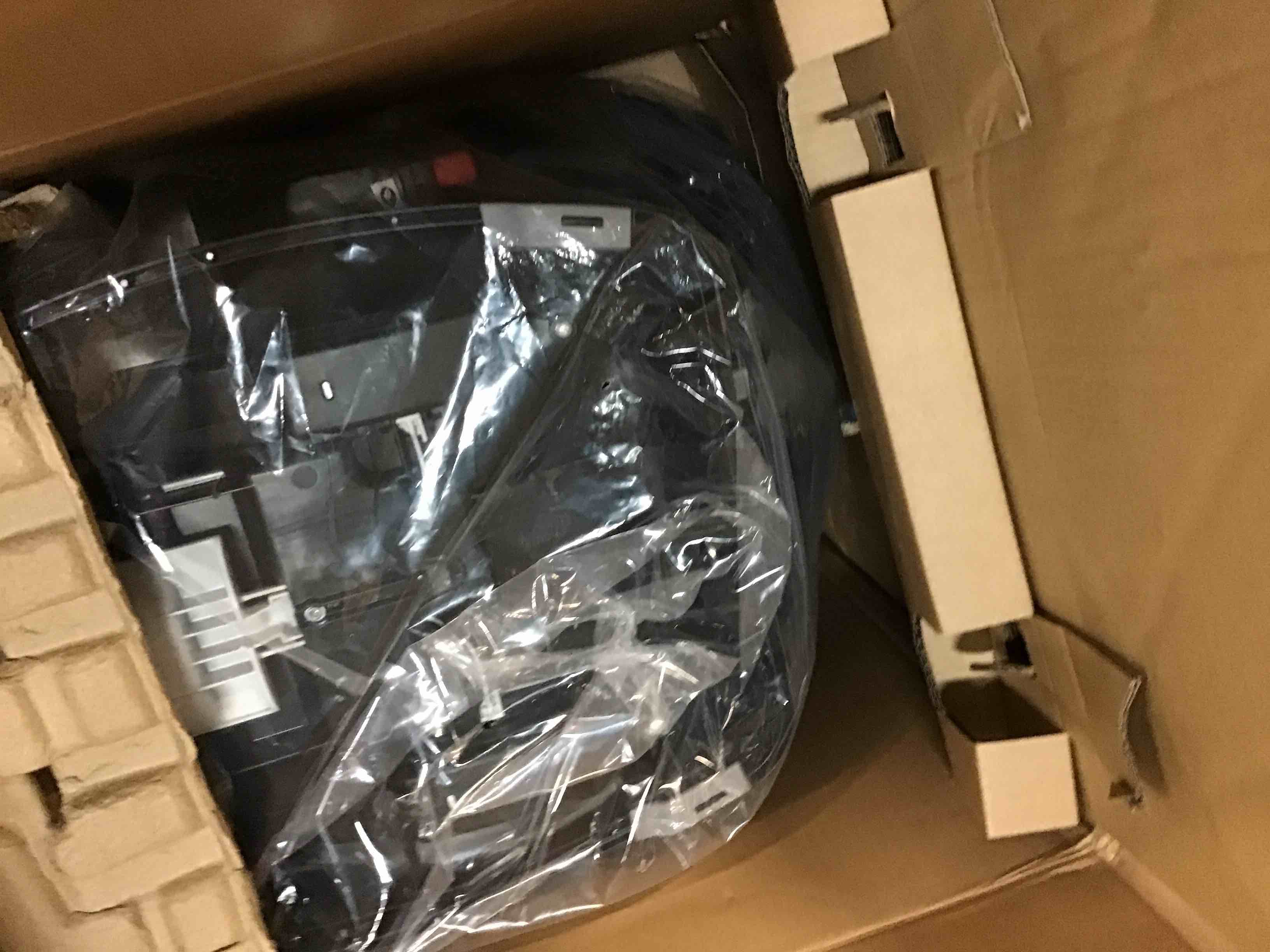 https://s3.amazonaws.com/lotting-images-prod/bidfta/RED5832054_1707235592040.jpeg