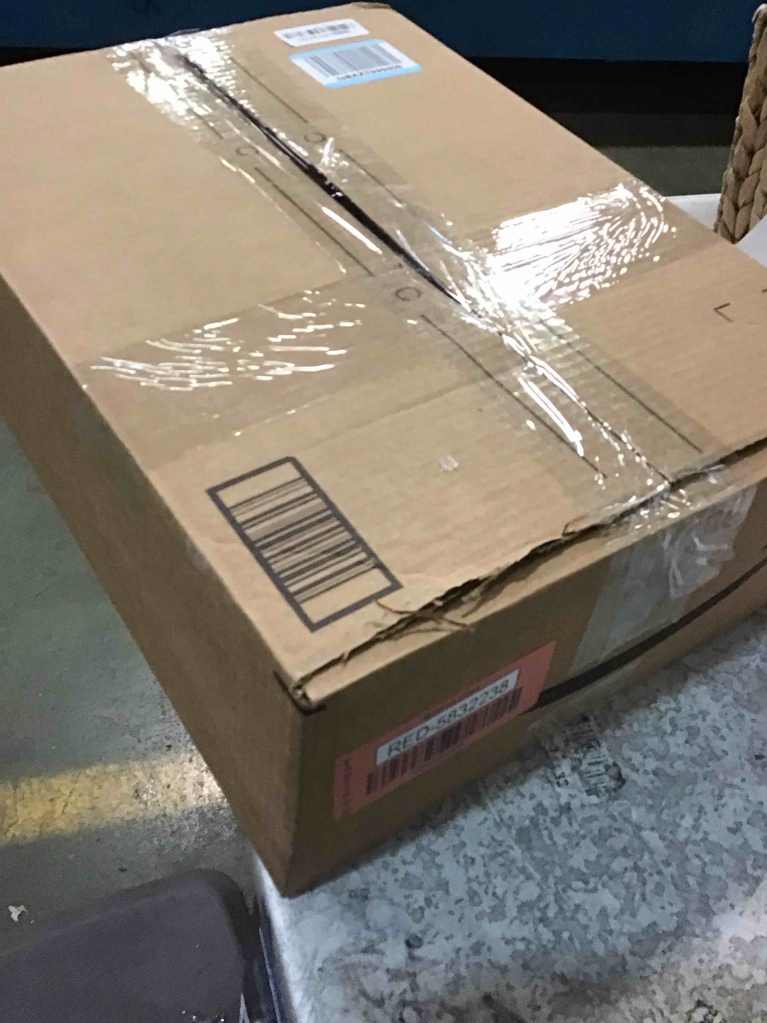 https://s3.amazonaws.com/lotting-images-prod/bidfta/RED5832238_1707312175588.jpeg