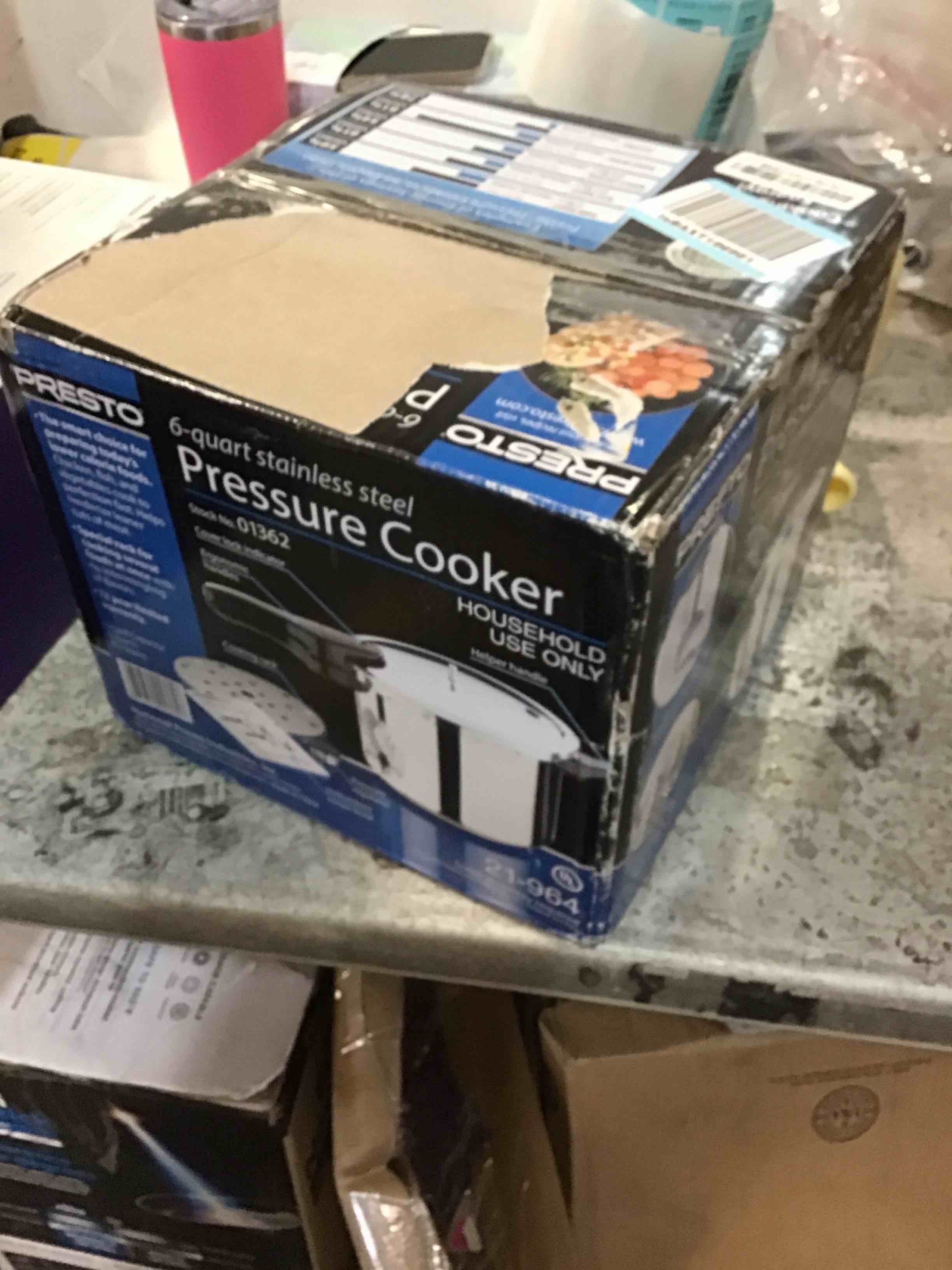 https://s3.amazonaws.com/lotting-images-prod/bidfta/RED5832270_1707314730897.jpeg