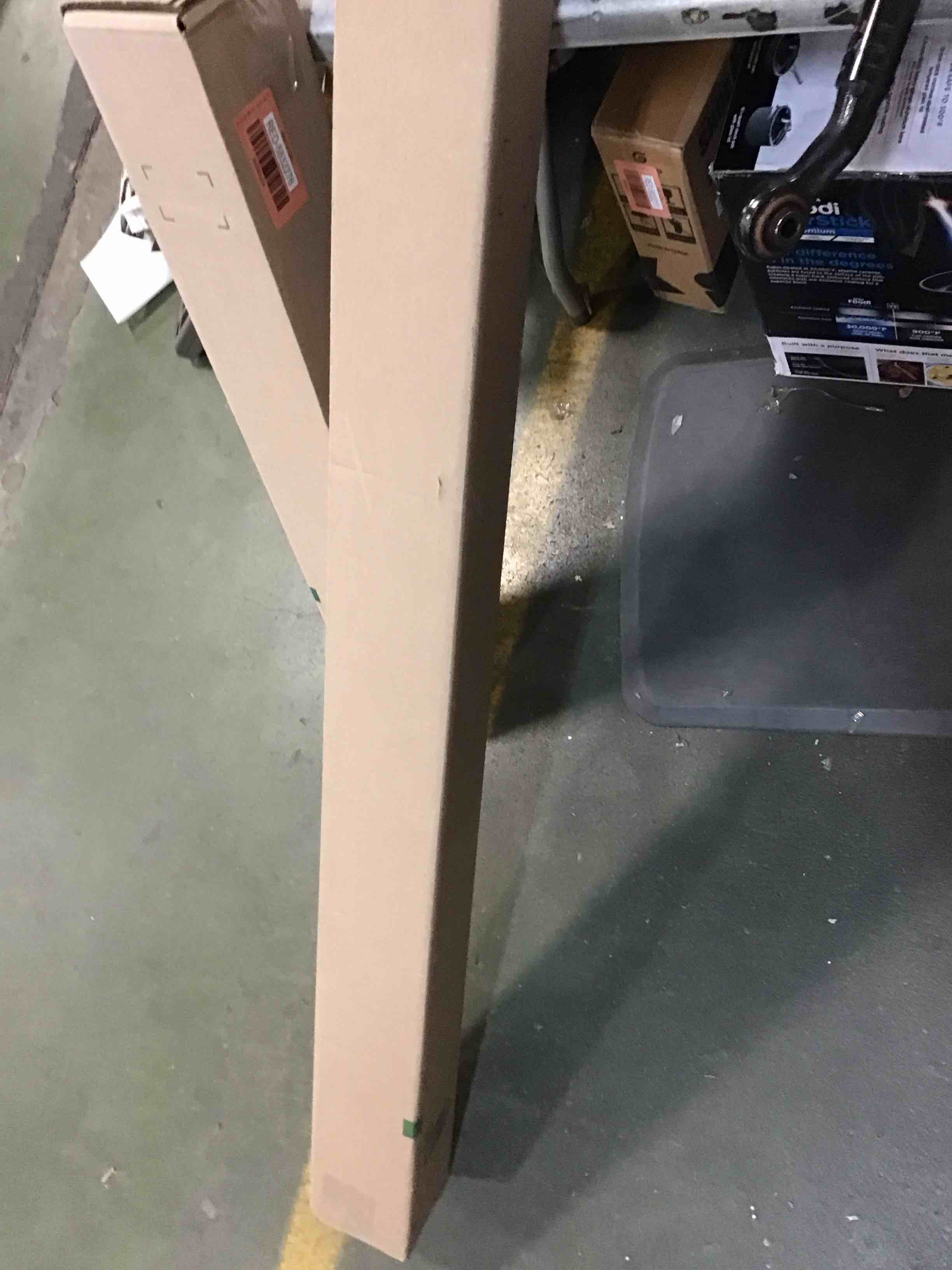 https://s3.amazonaws.com/lotting-images-prod/bidfta/RED5832277_1707315538014.jpeg