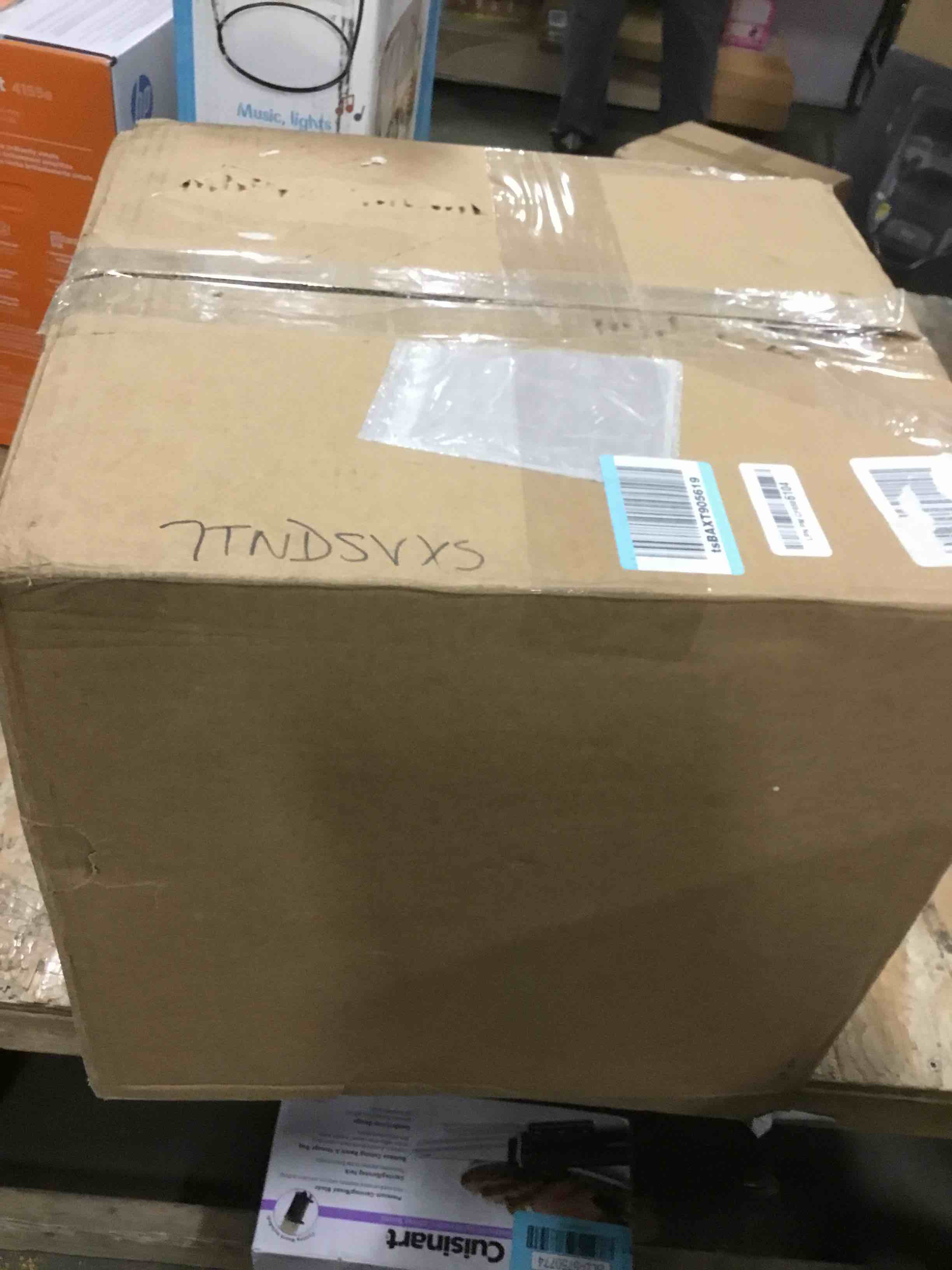 https://s3.amazonaws.com/lotting-images-prod/bidfta/RED5832776_1706790944034.jpeg