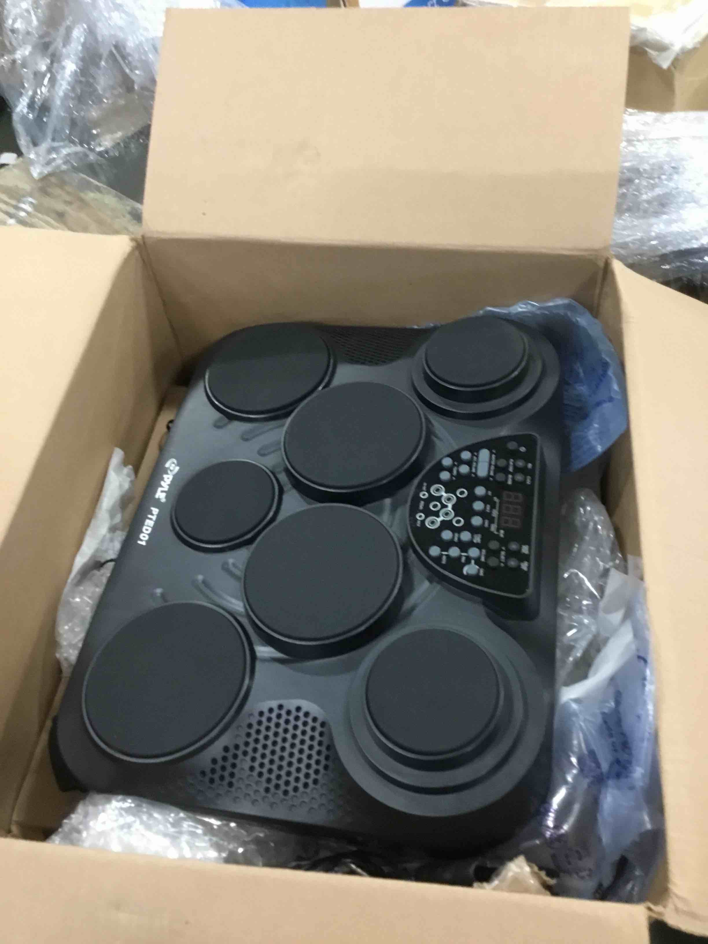 https://s3.amazonaws.com/lotting-images-prod/bidfta/RED5833089_1706899087068.jpeg