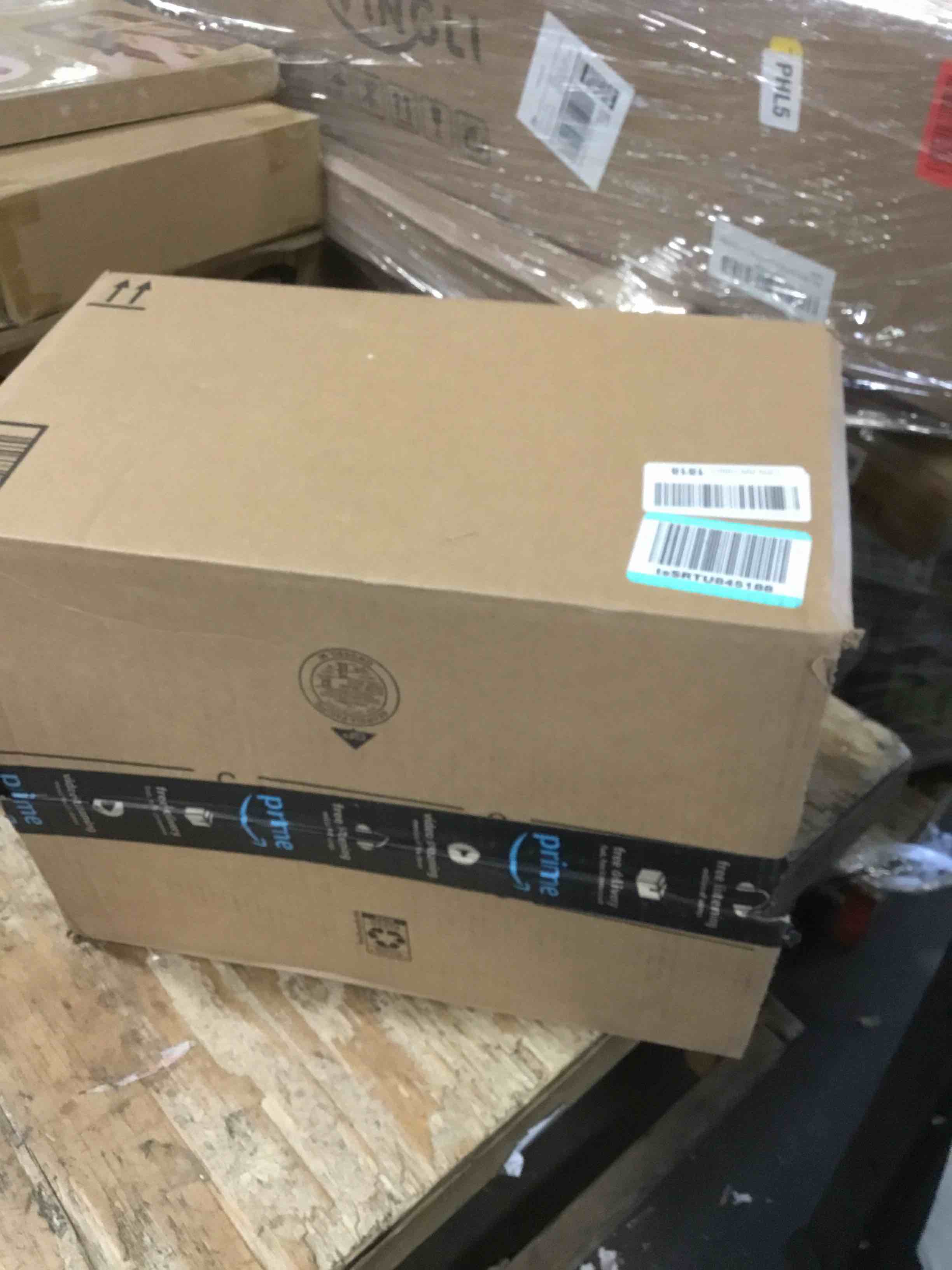 https://s3.amazonaws.com/lotting-images-prod/bidfta/RED5833322_1707071125979.jpeg