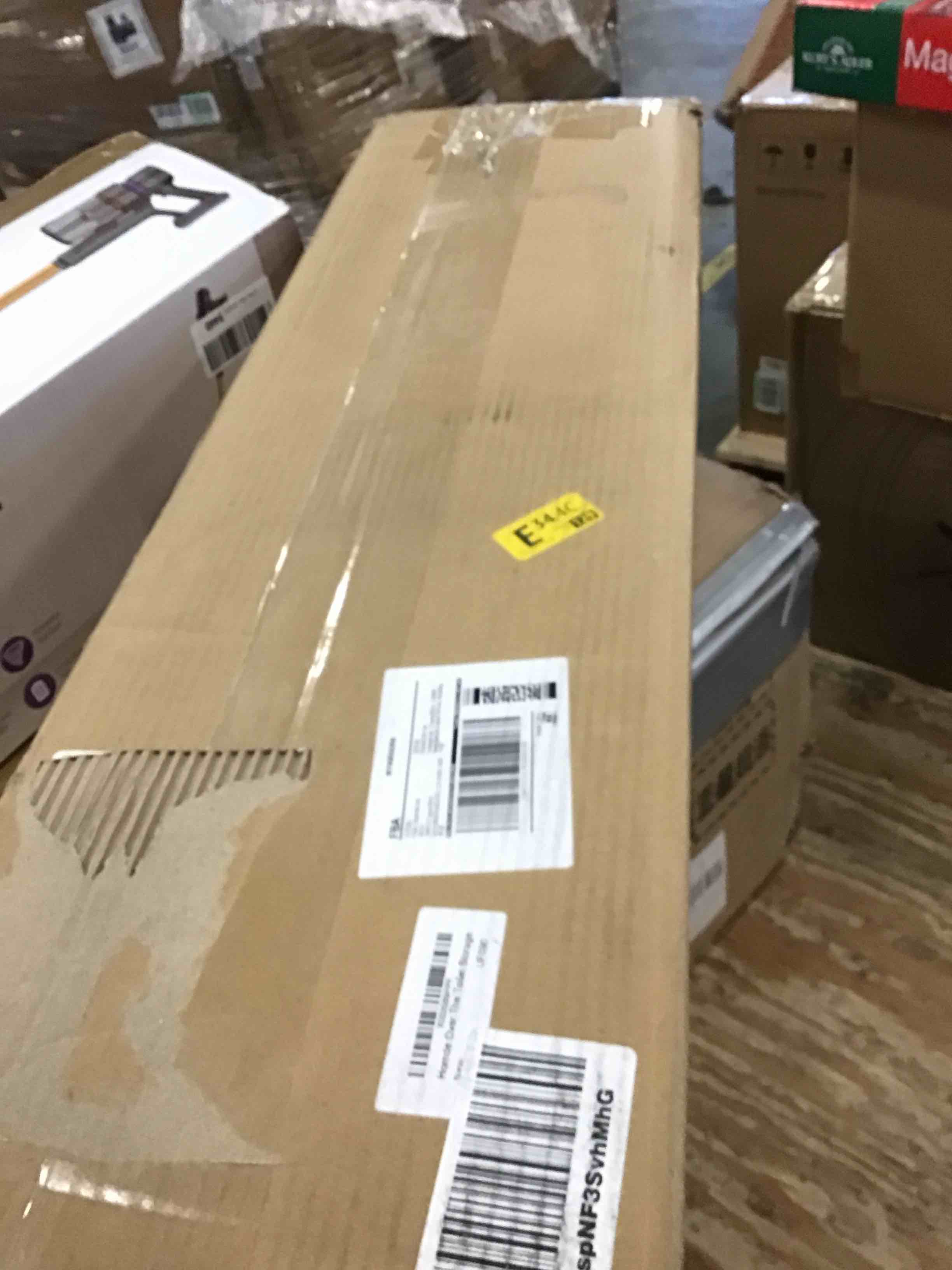 https://s3.amazonaws.com/lotting-images-prod/bidfta/RED5833452_1707147962943.jpeg