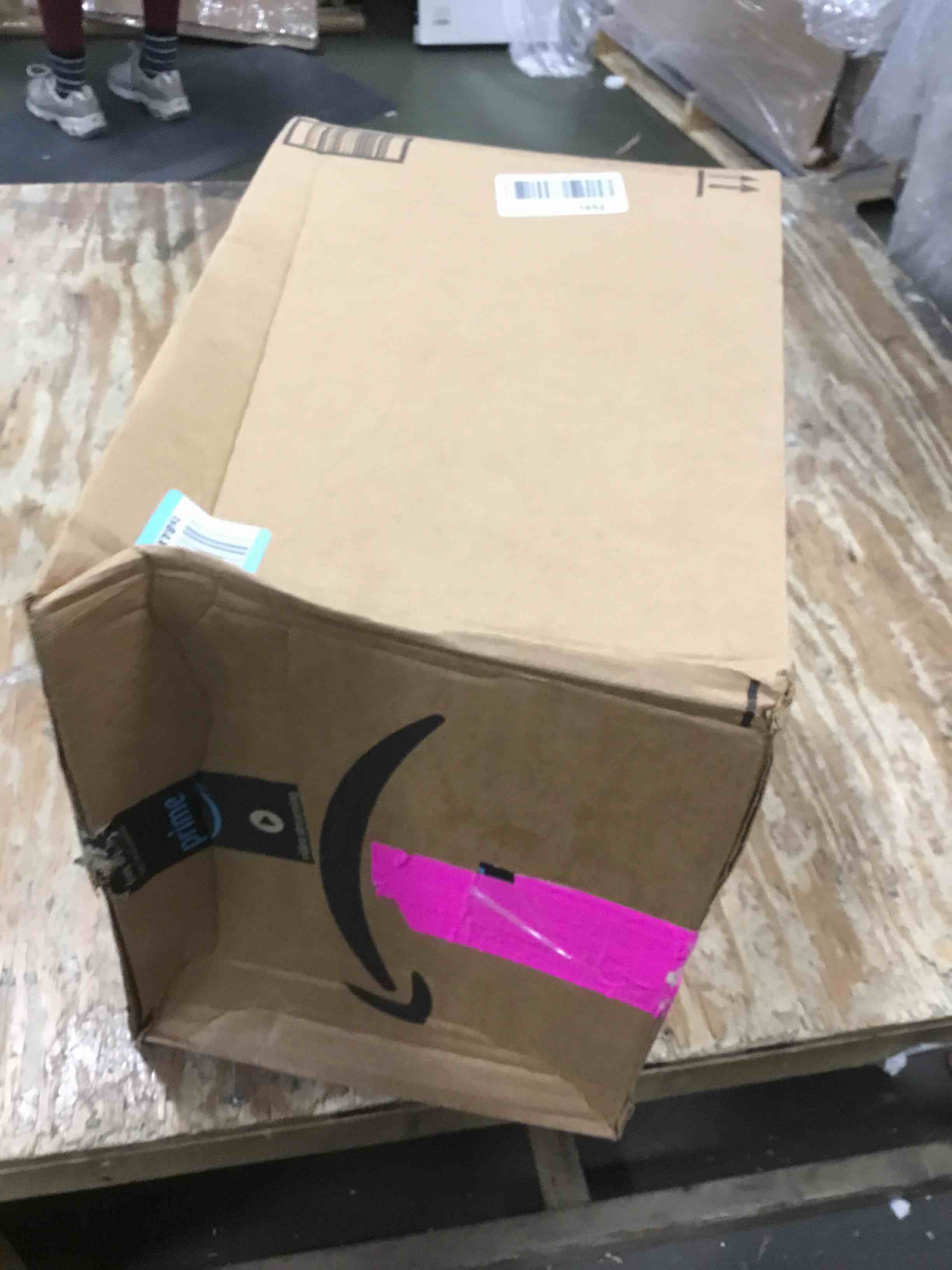 https://s3.amazonaws.com/lotting-images-prod/bidfta/RED5833686_1707234479618.jpeg