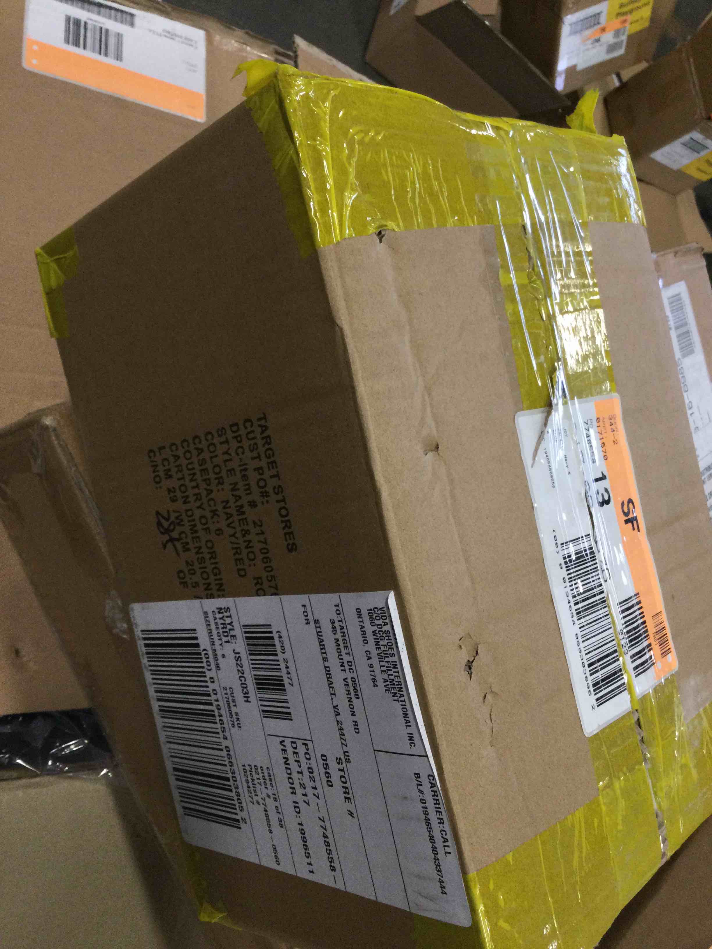 https://s3.amazonaws.com/lotting-images-prod/bidfta/RED5834081_1706554245434.jpeg