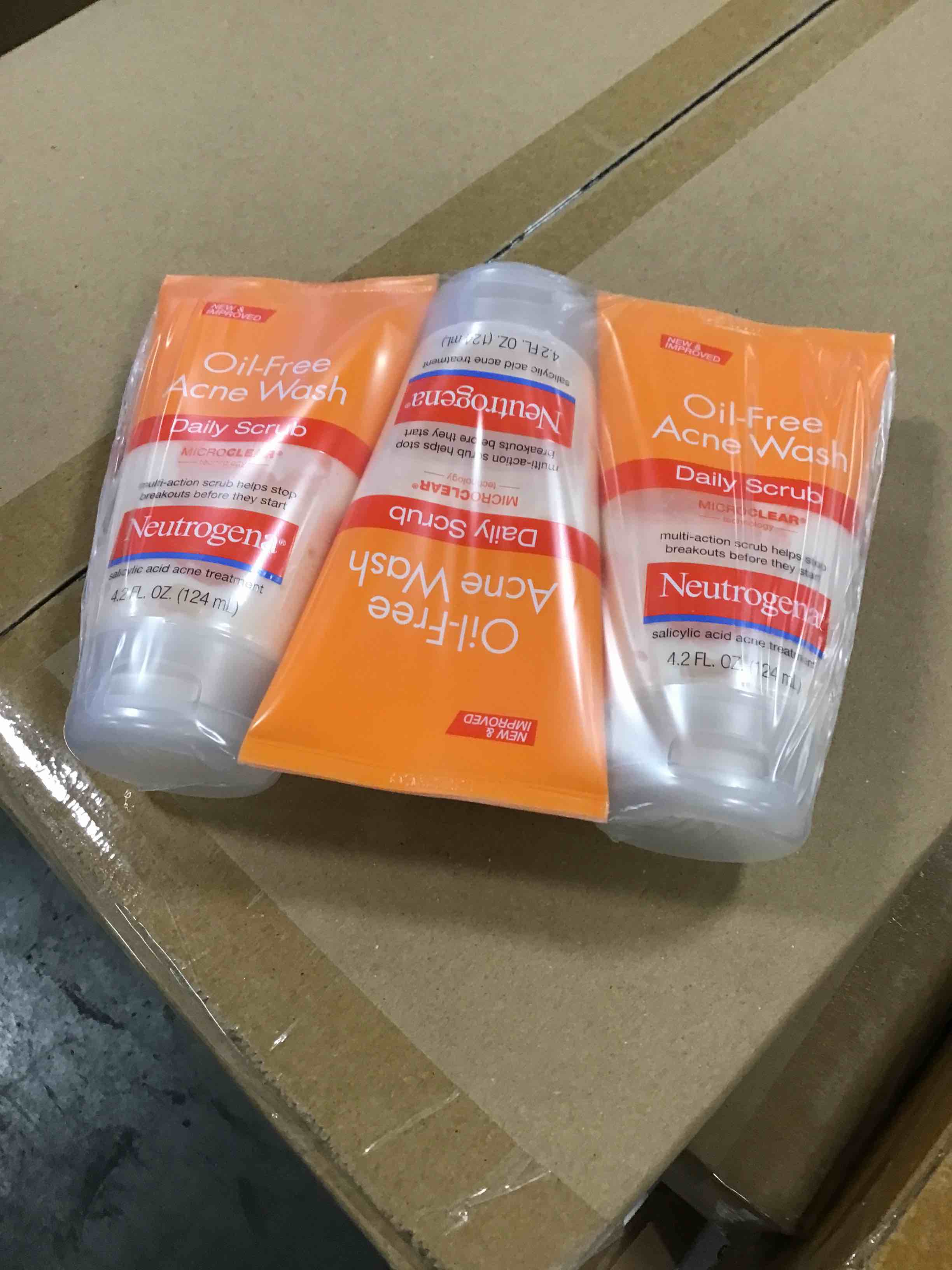 https://s3.amazonaws.com/lotting-images-prod/bidfta/RED5834192_1706620602910.jpeg