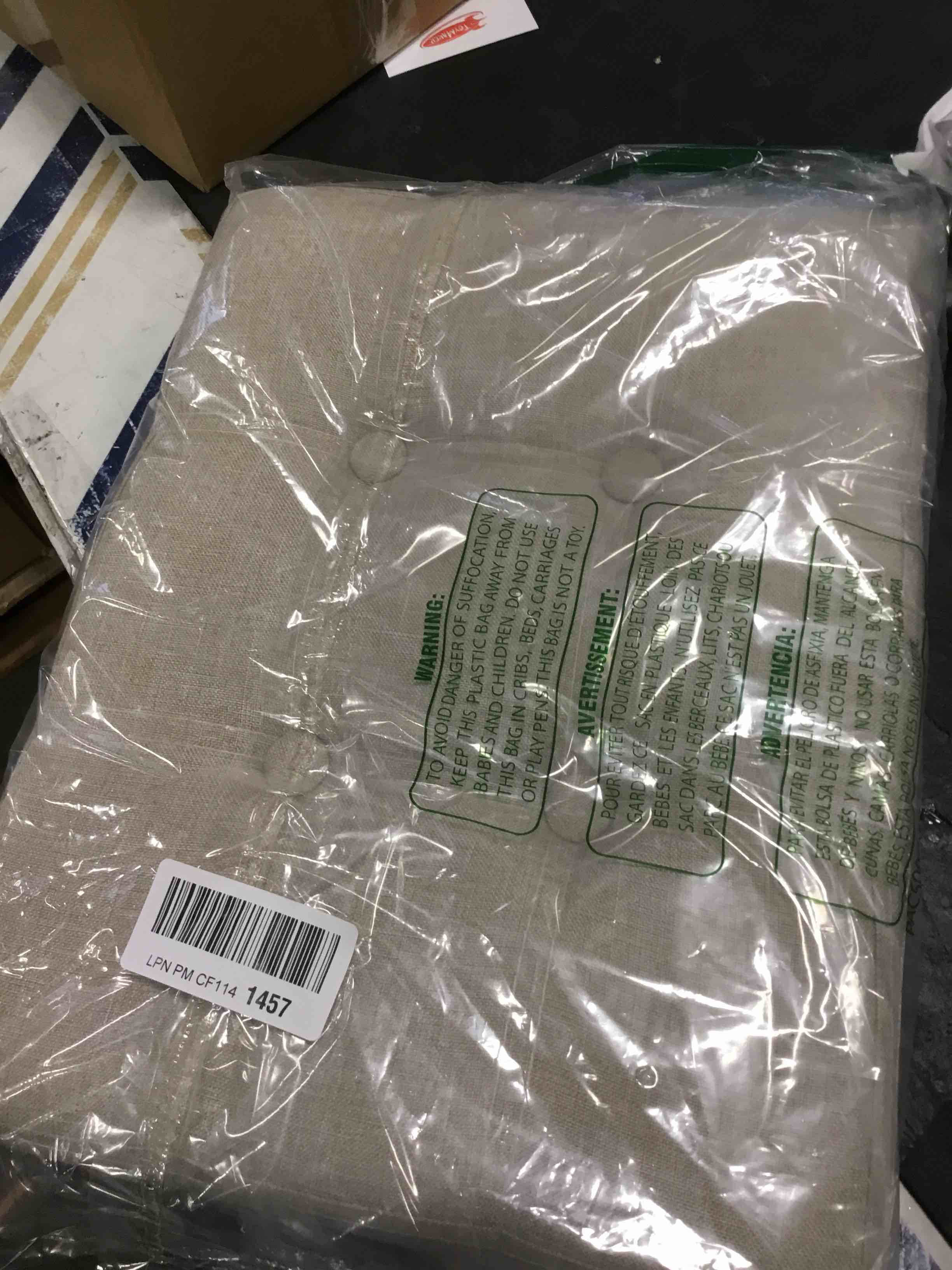https://s3.amazonaws.com/lotting-images-prod/bidfta/RED5834433_1706708815210.jpeg