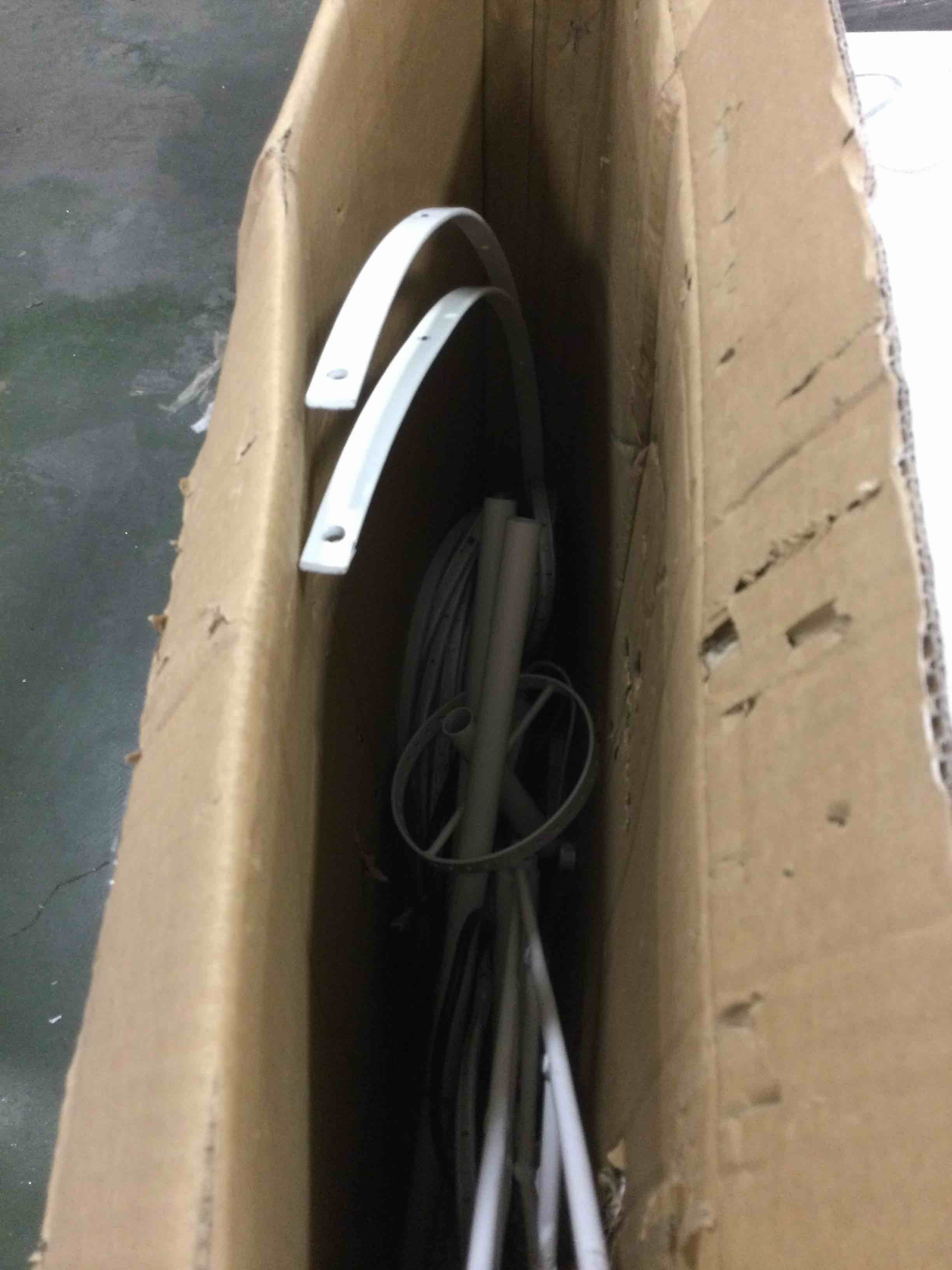 https://s3.amazonaws.com/lotting-images-prod/bidfta/RED5835139_1706905210598.jpeg