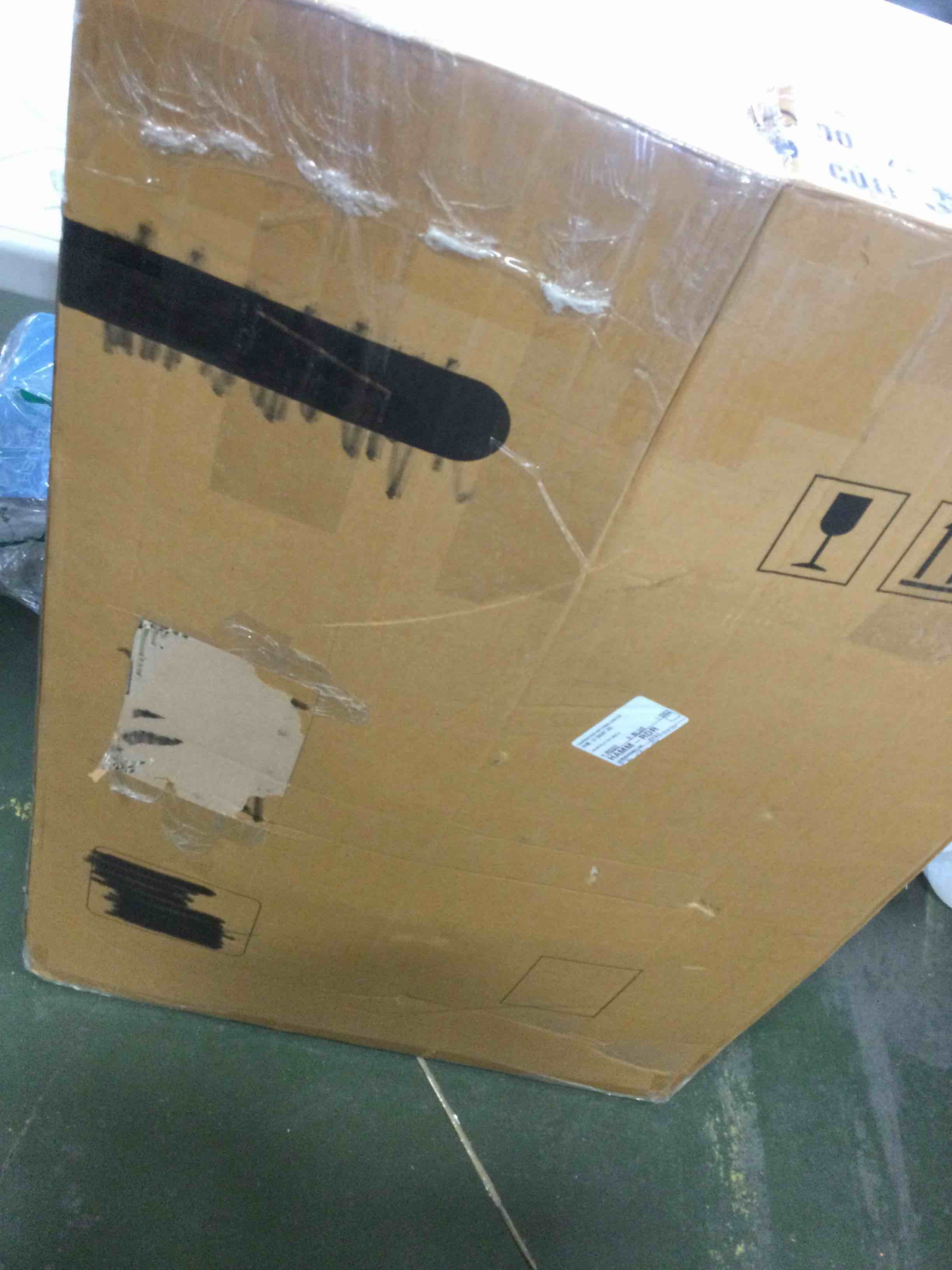 https://s3.amazonaws.com/lotting-images-prod/bidfta/RED5835139_1706905245099.jpeg