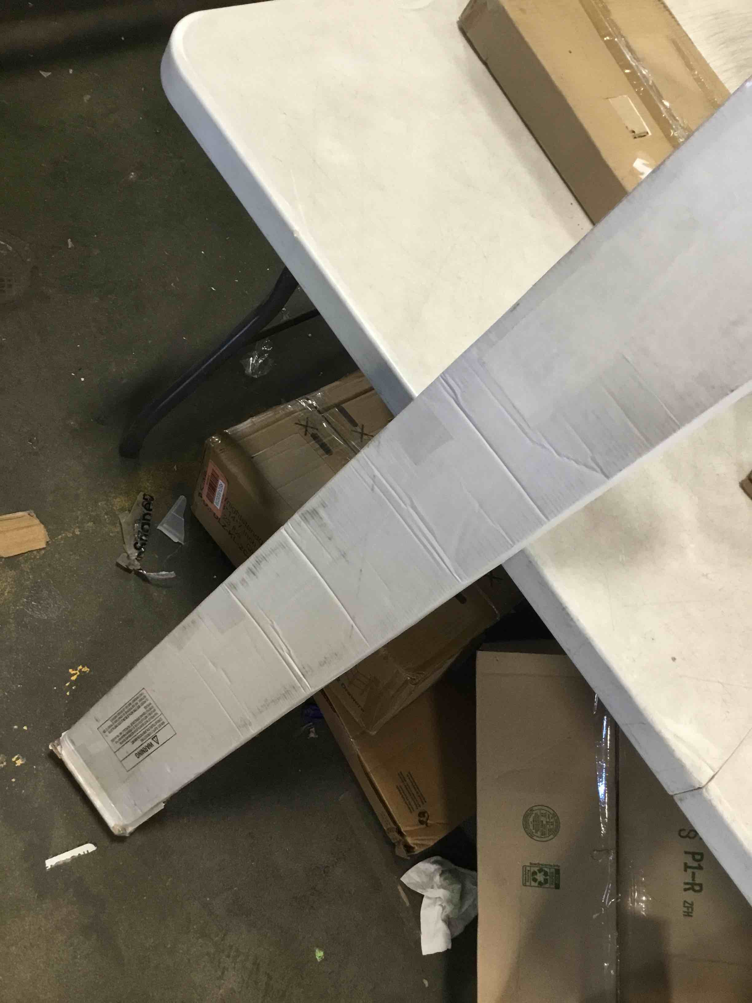 https://s3.amazonaws.com/lotting-images-prod/bidfta/RED5835280_1706988346716.jpeg
