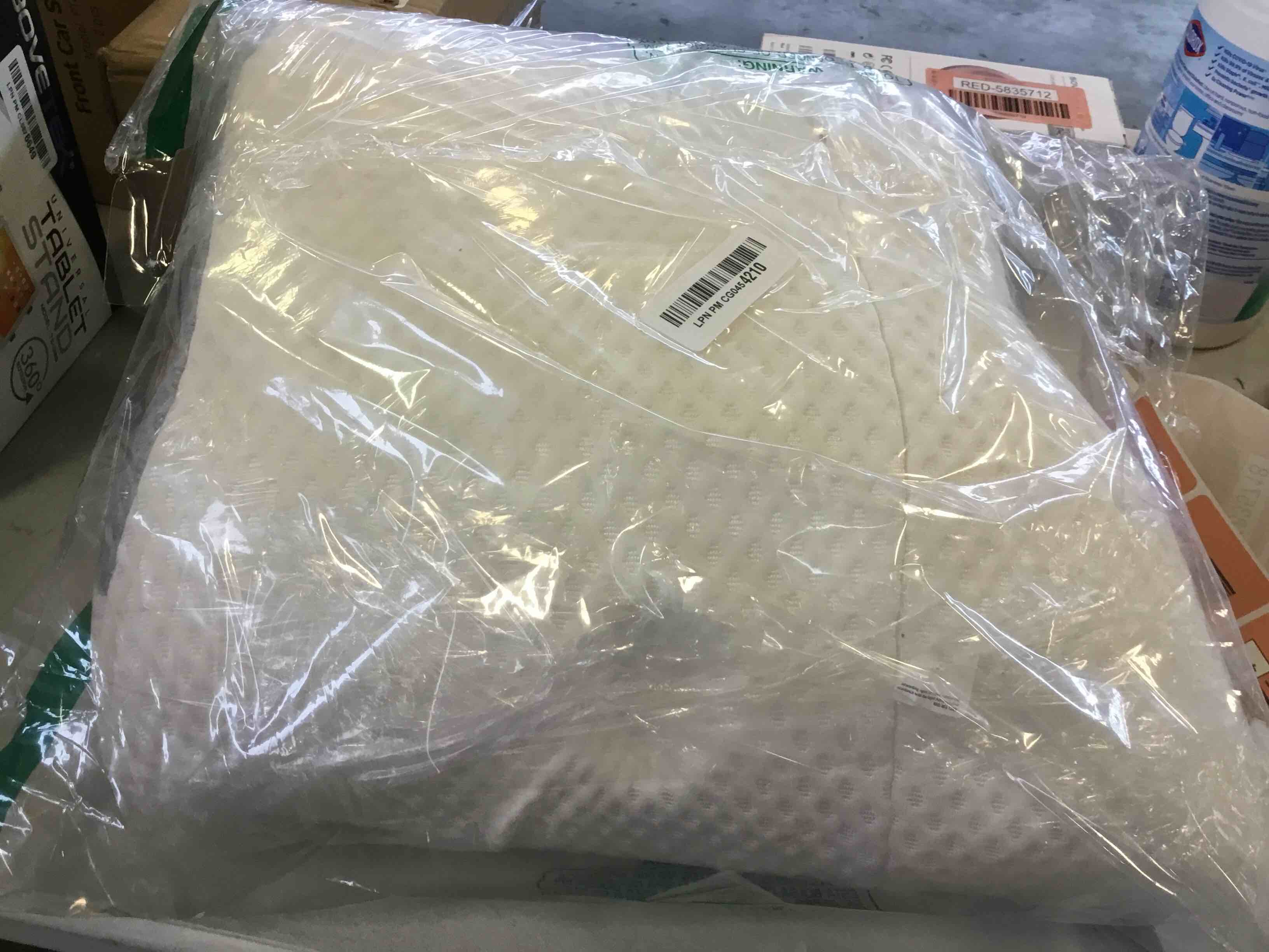 https://s3.amazonaws.com/lotting-images-prod/bidfta/RED5835714_1706802076743.jpeg