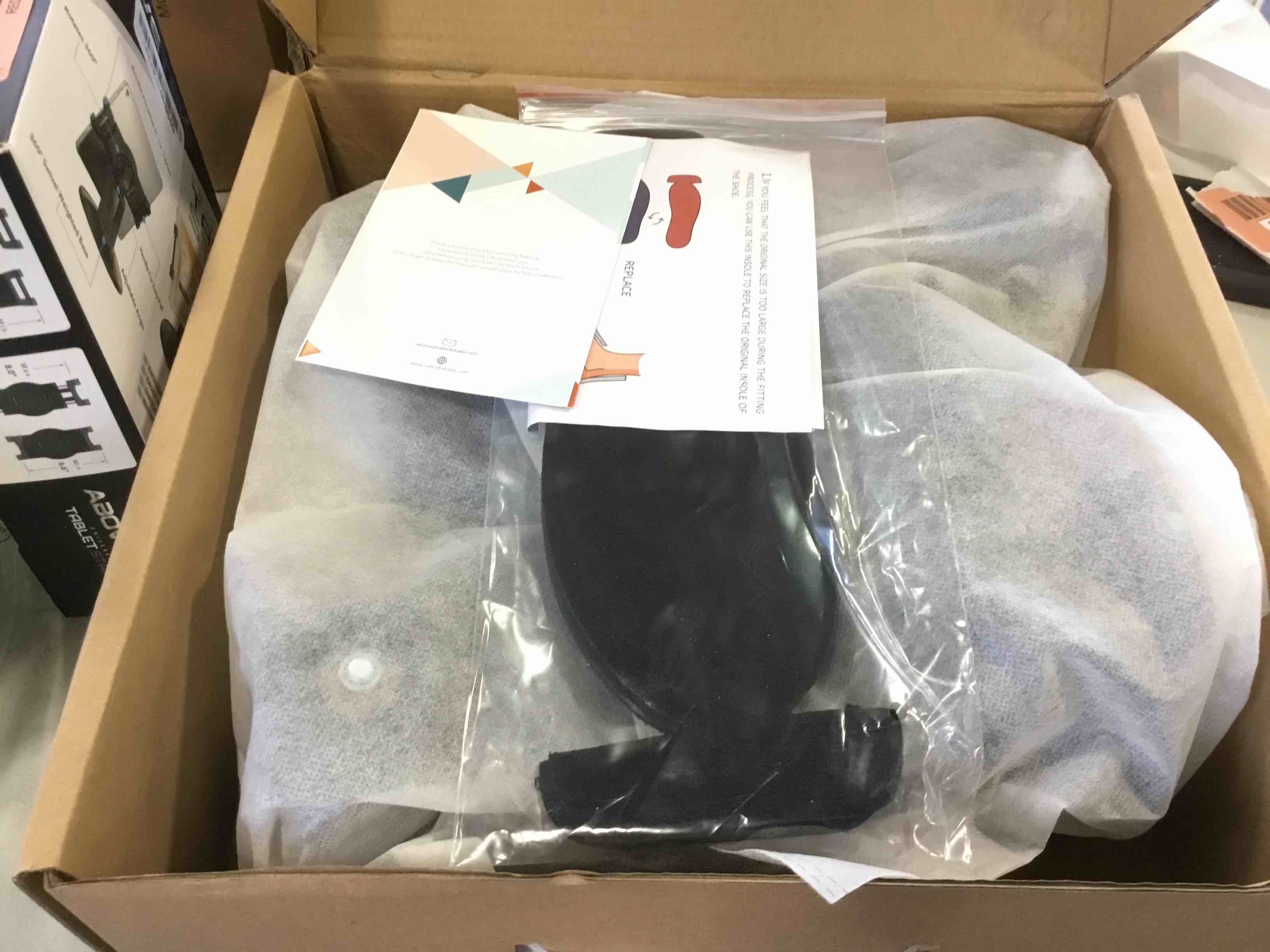 https://s3.amazonaws.com/lotting-images-prod/bidfta/RED5835715_1706802162262.jpeg